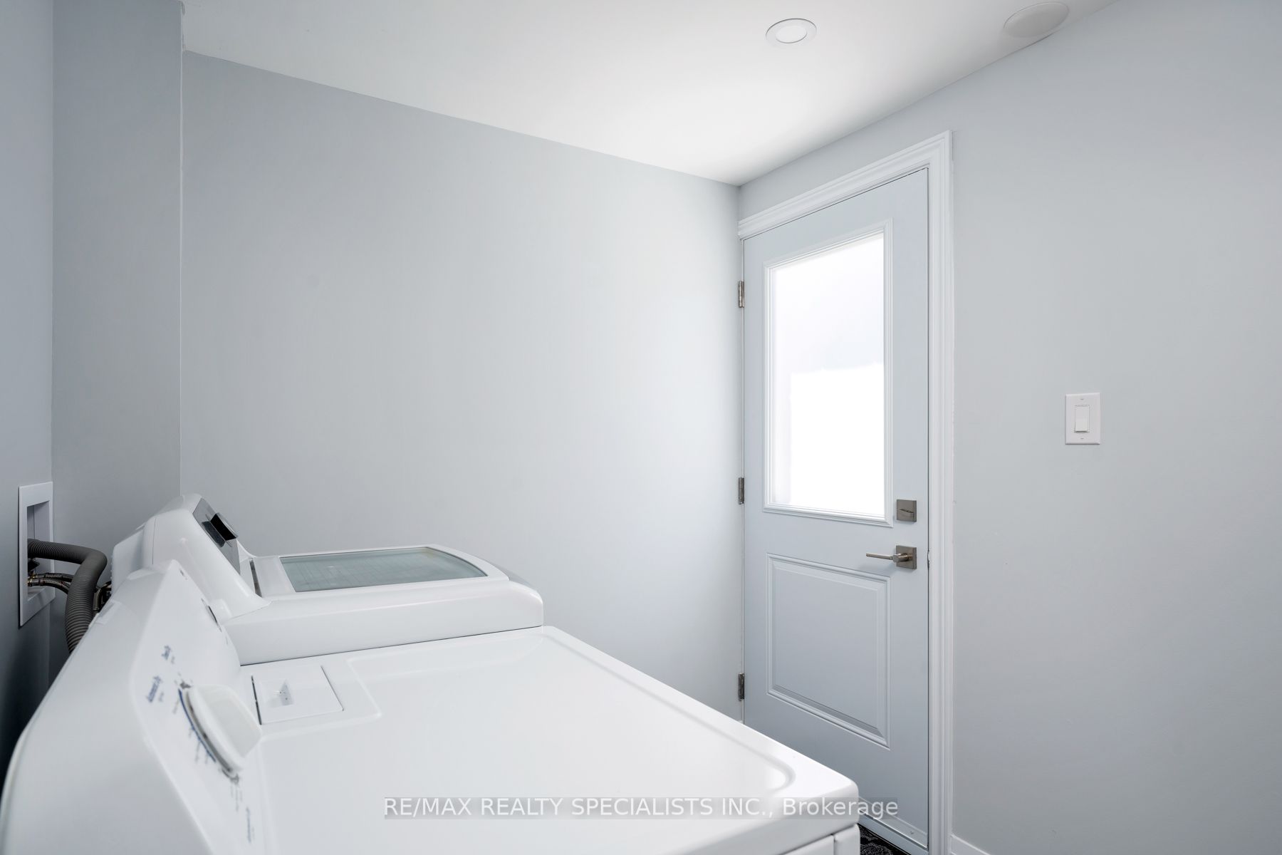 #upper - 25 Twinberry Crescent Property Photo 44