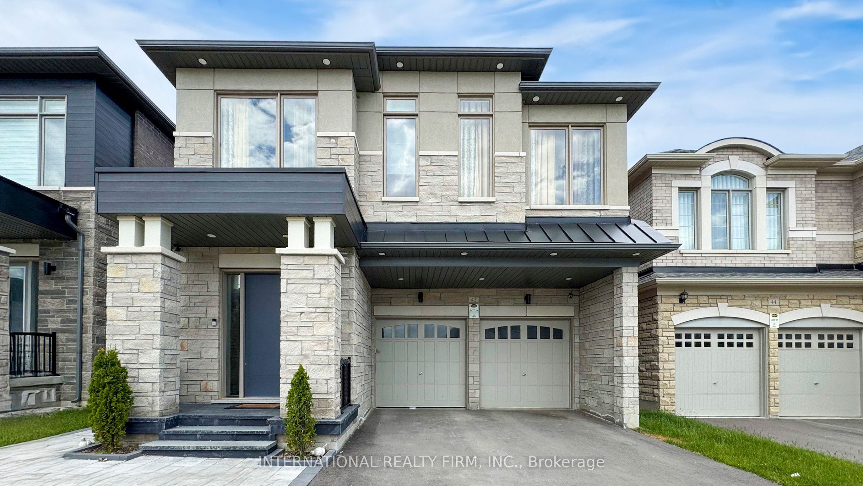 42 Tipp Dr Property Photo 1