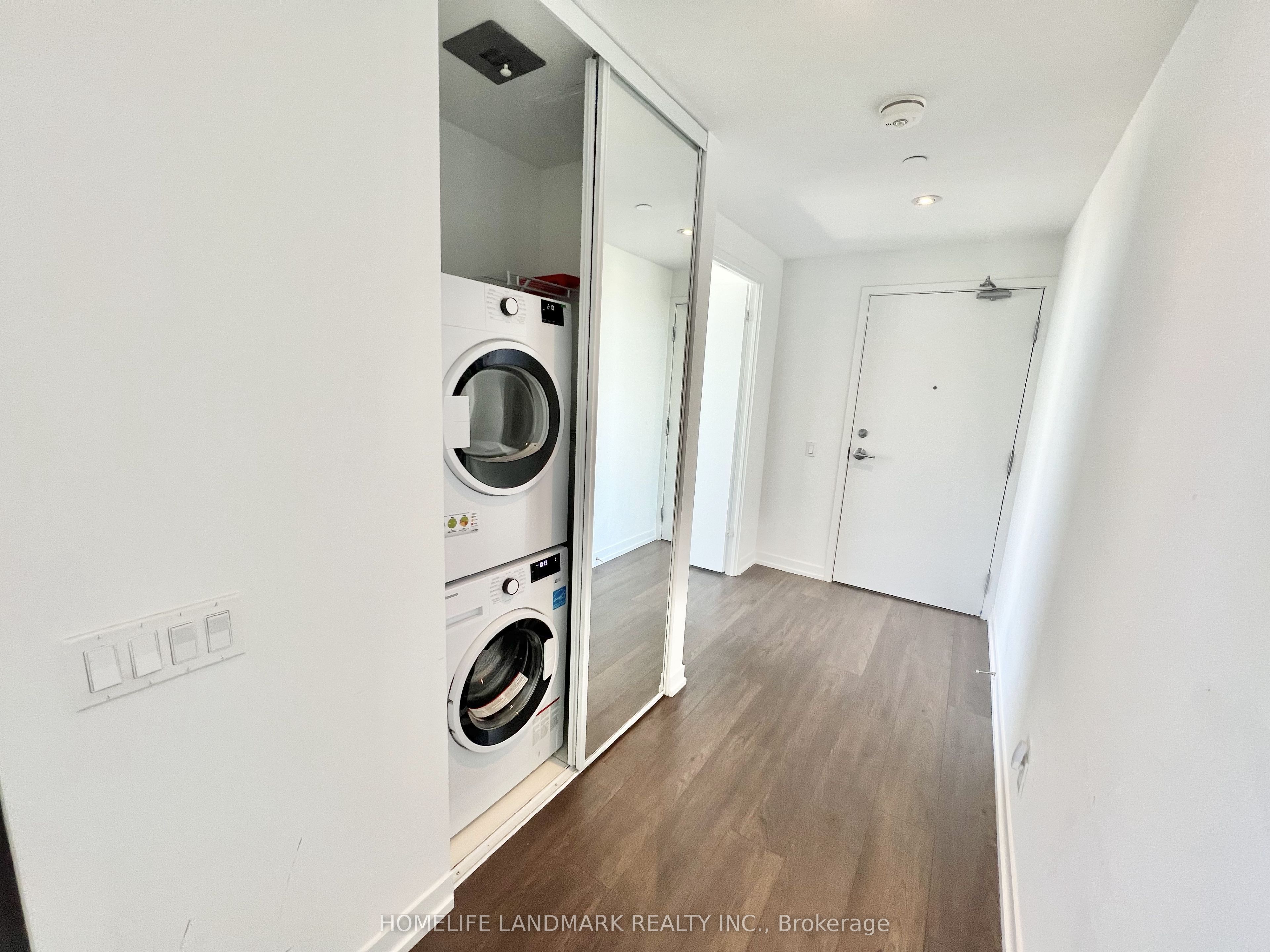 #3702 - 5 Buttermill Avenue Property Photo 14