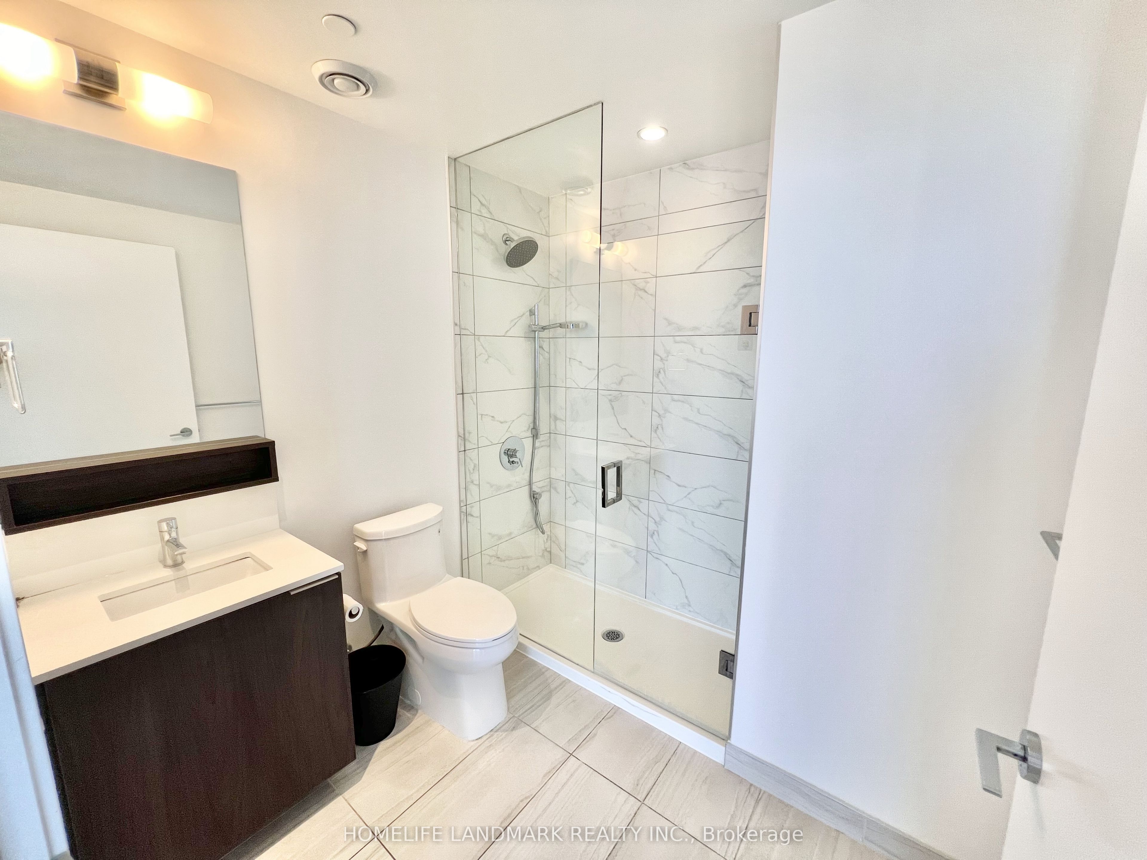 #3702 - 5 Buttermill Avenue Property Photo 16