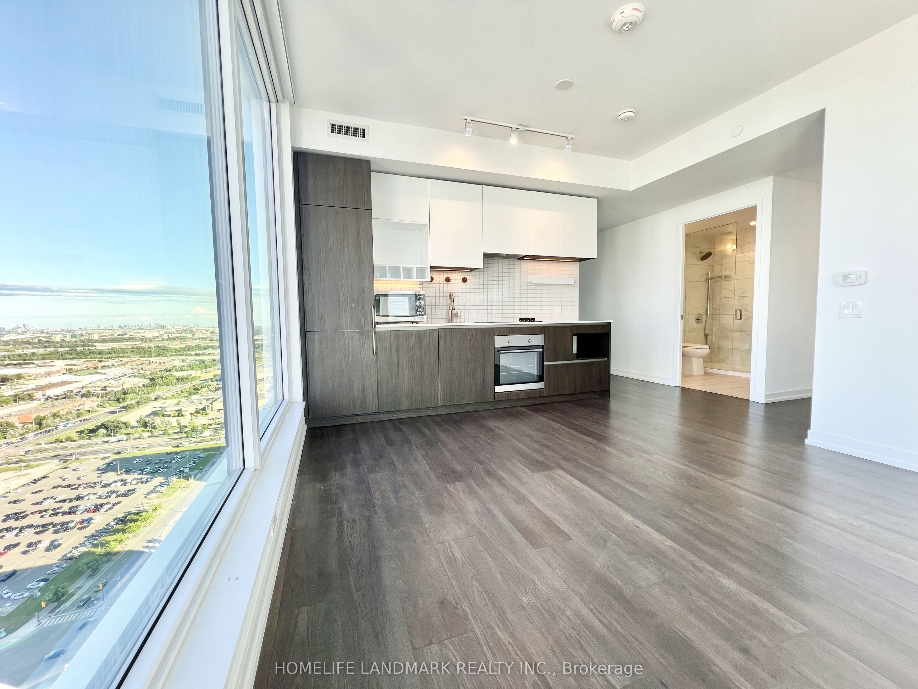 #3702 - 5 Buttermill Avenue Property Photo 19