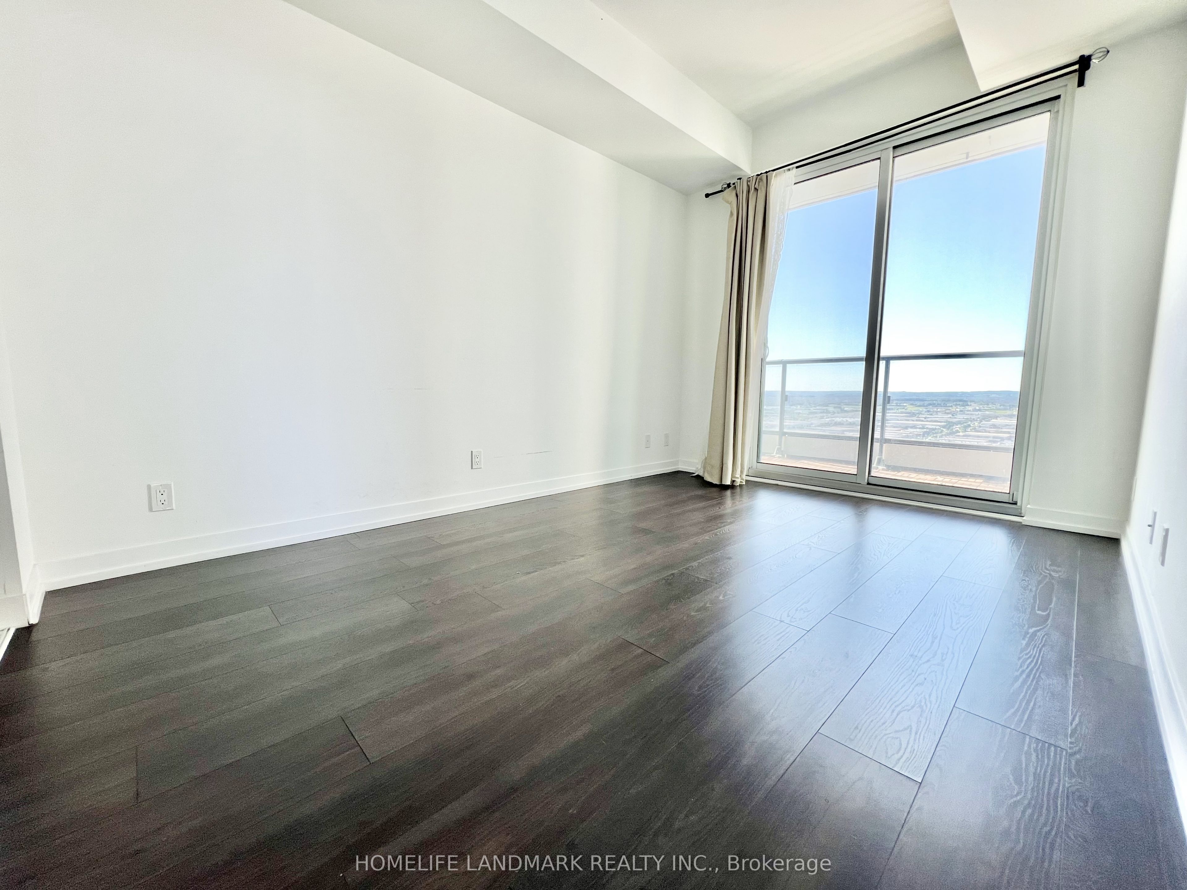 #3702 - 5 Buttermill Avenue Property Photo 27