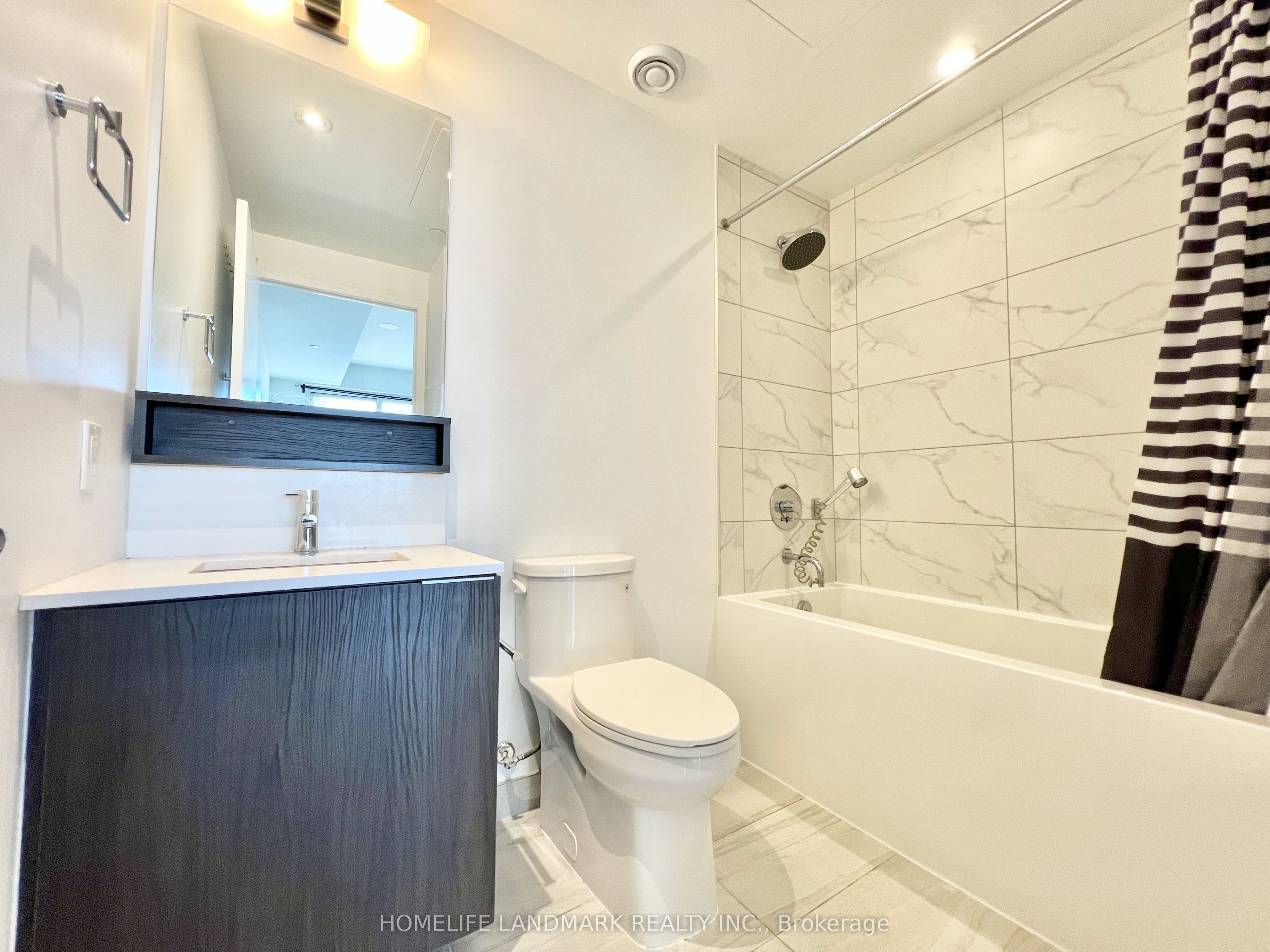 #3702 - 5 Buttermill Avenue Property Photo 29