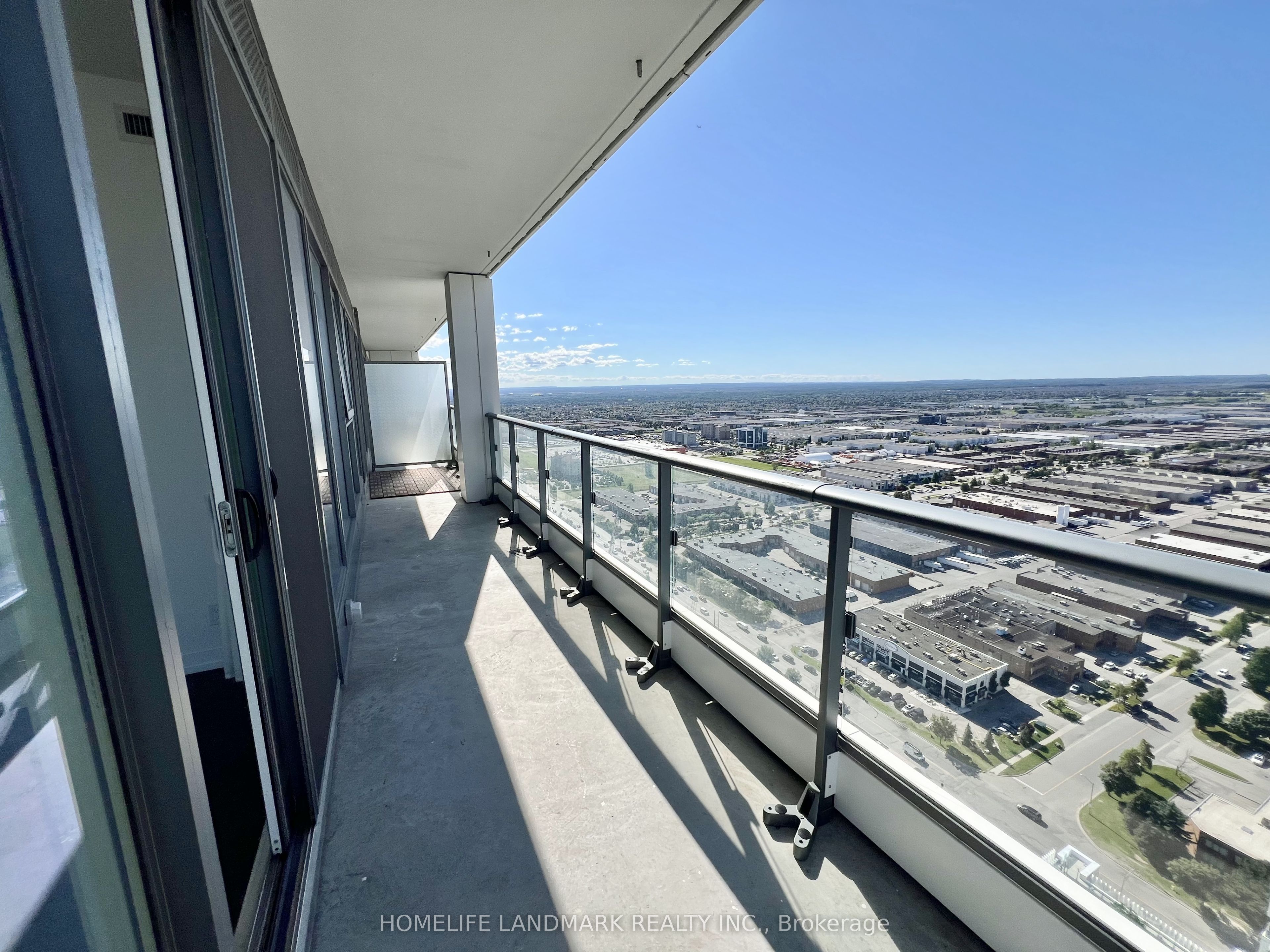#3702 - 5 Buttermill Avenue Property Photo 30