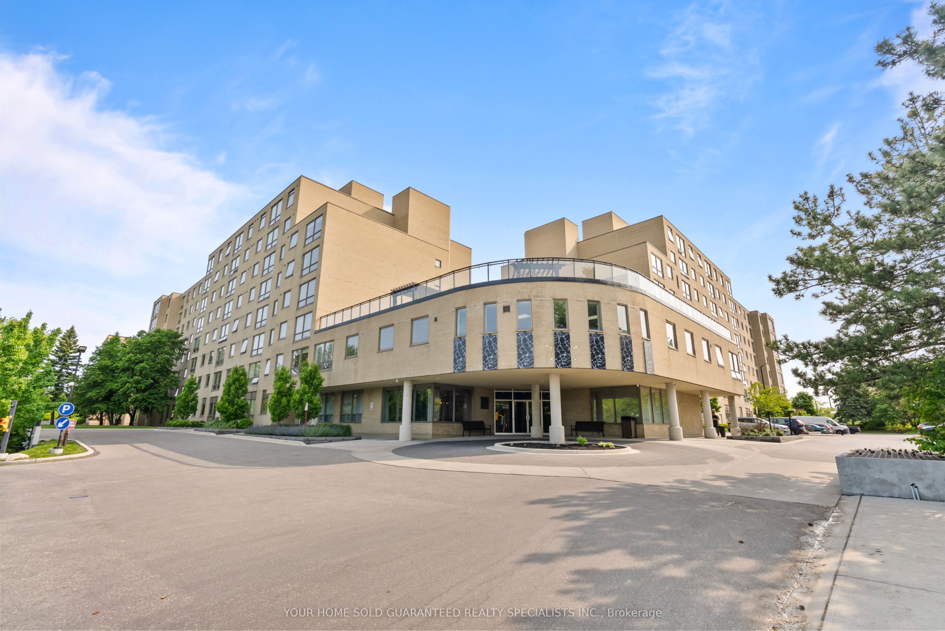 #511 - 326 Major Mackenzie Drive Property Photo 2