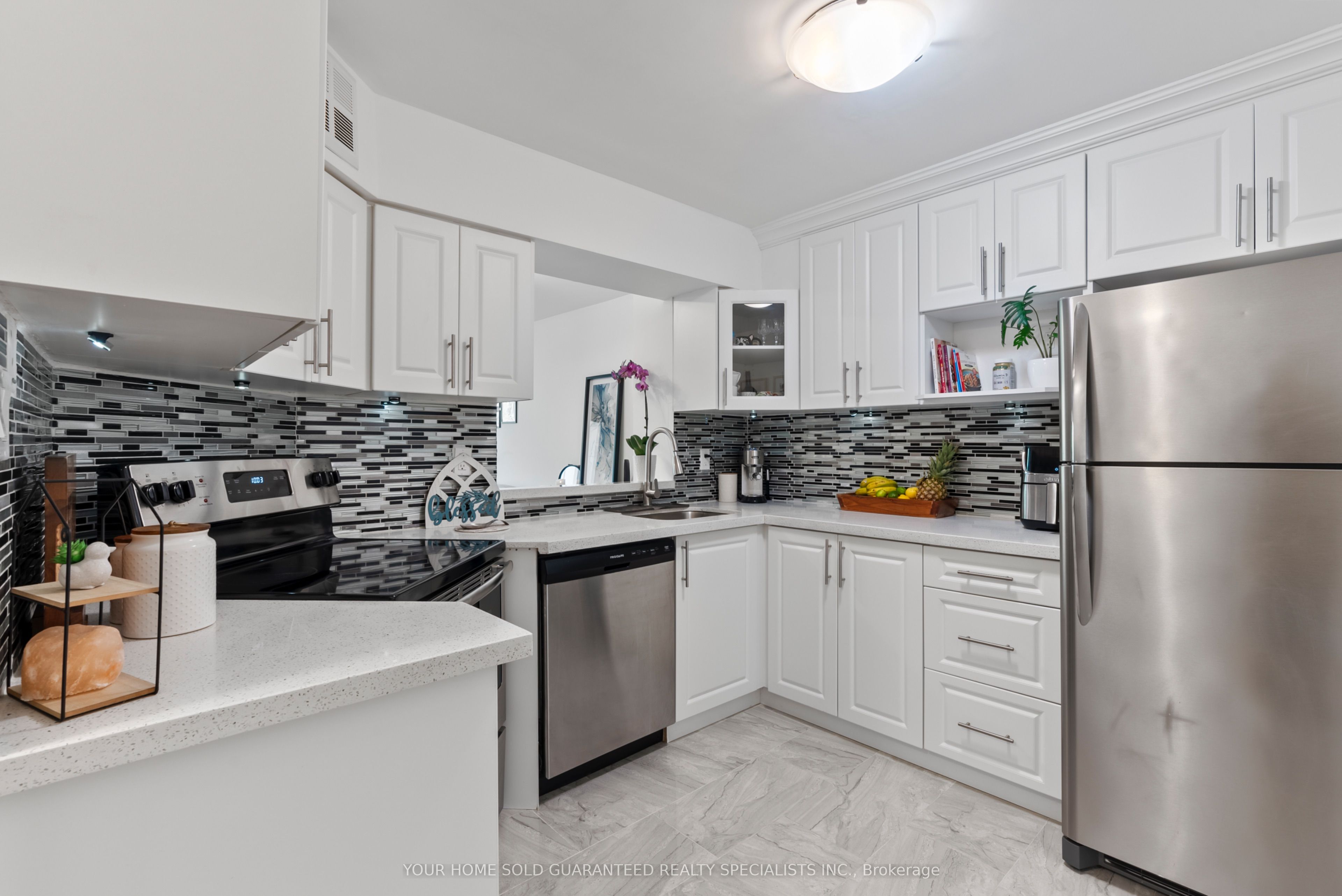 #511 - 326 Major Mackenzie Drive Property Photo 6