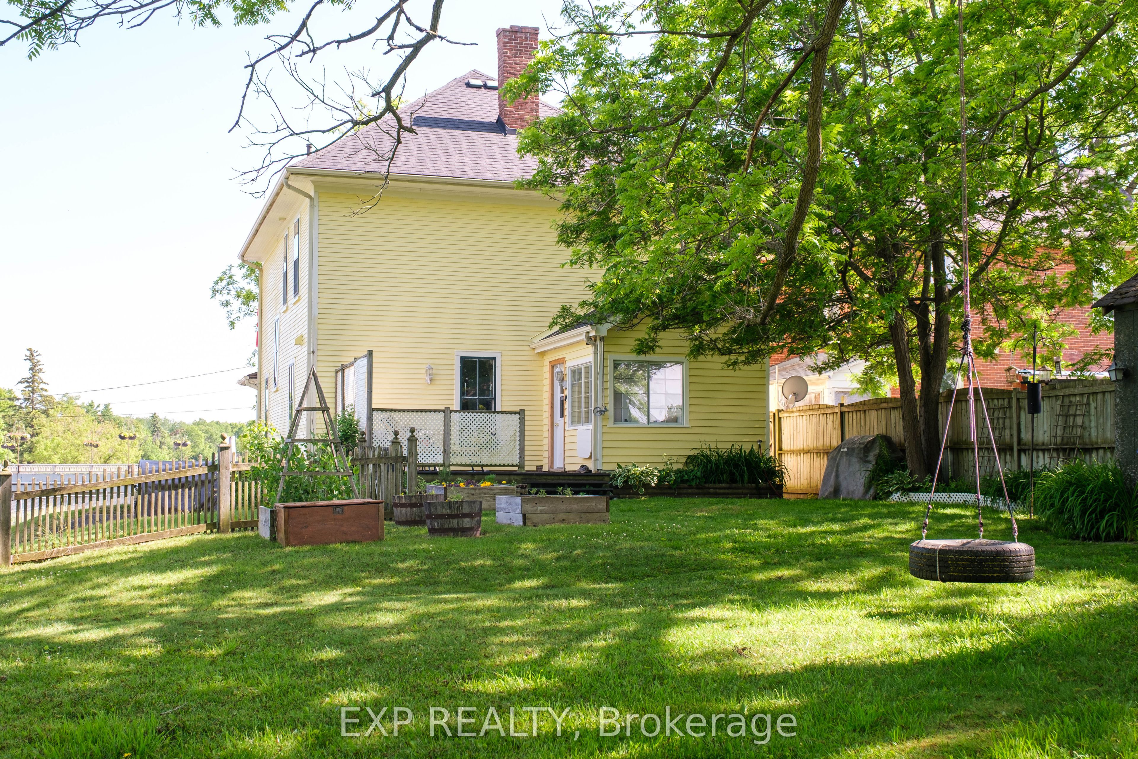145 High Street Property Photo 32