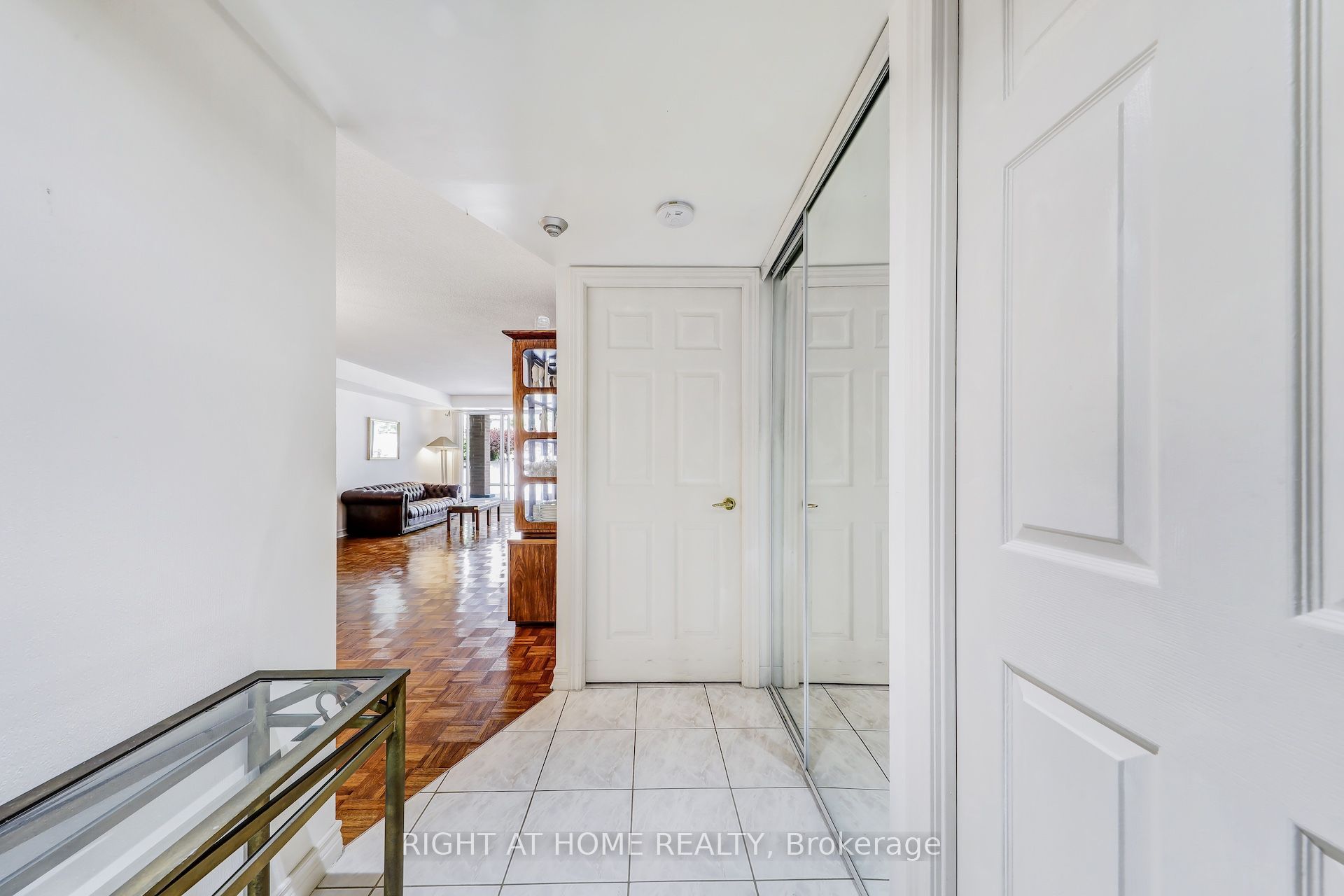 121 N Woodbridge Avenue N 221 Property Photo 9