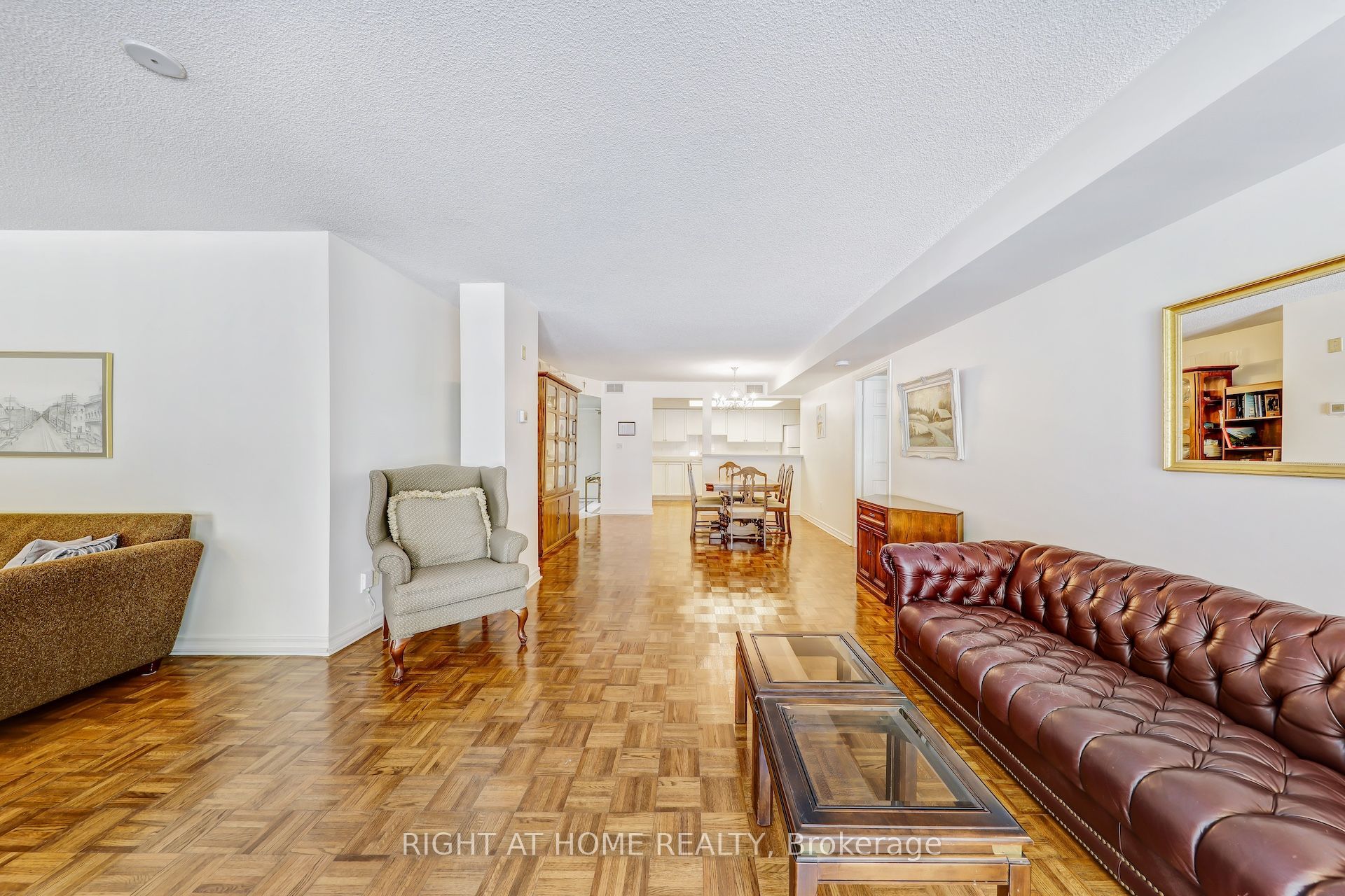 121 N Woodbridge Avenue N 221 Property Photo 12