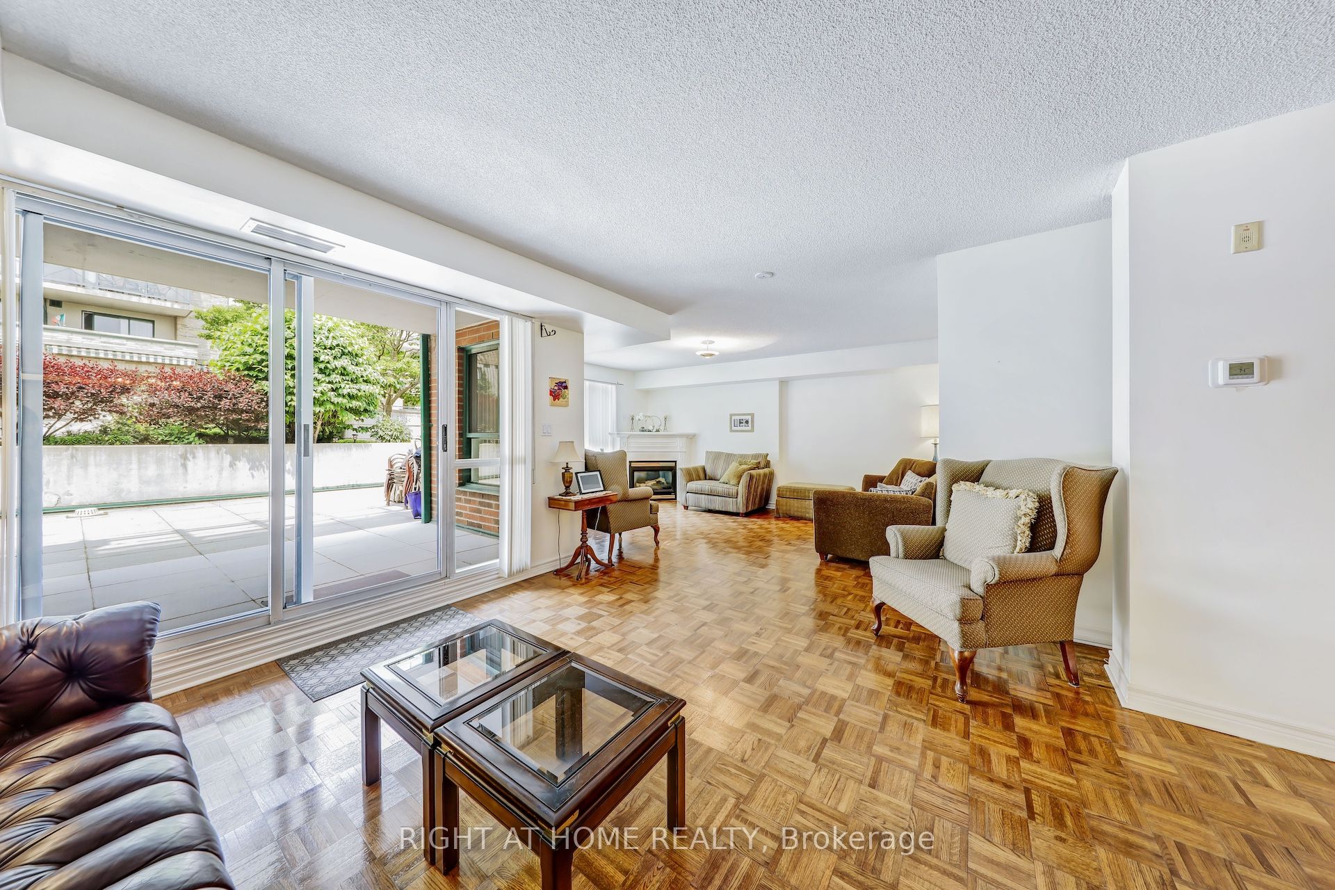 121 N Woodbridge Avenue N 221 Property Photo 14