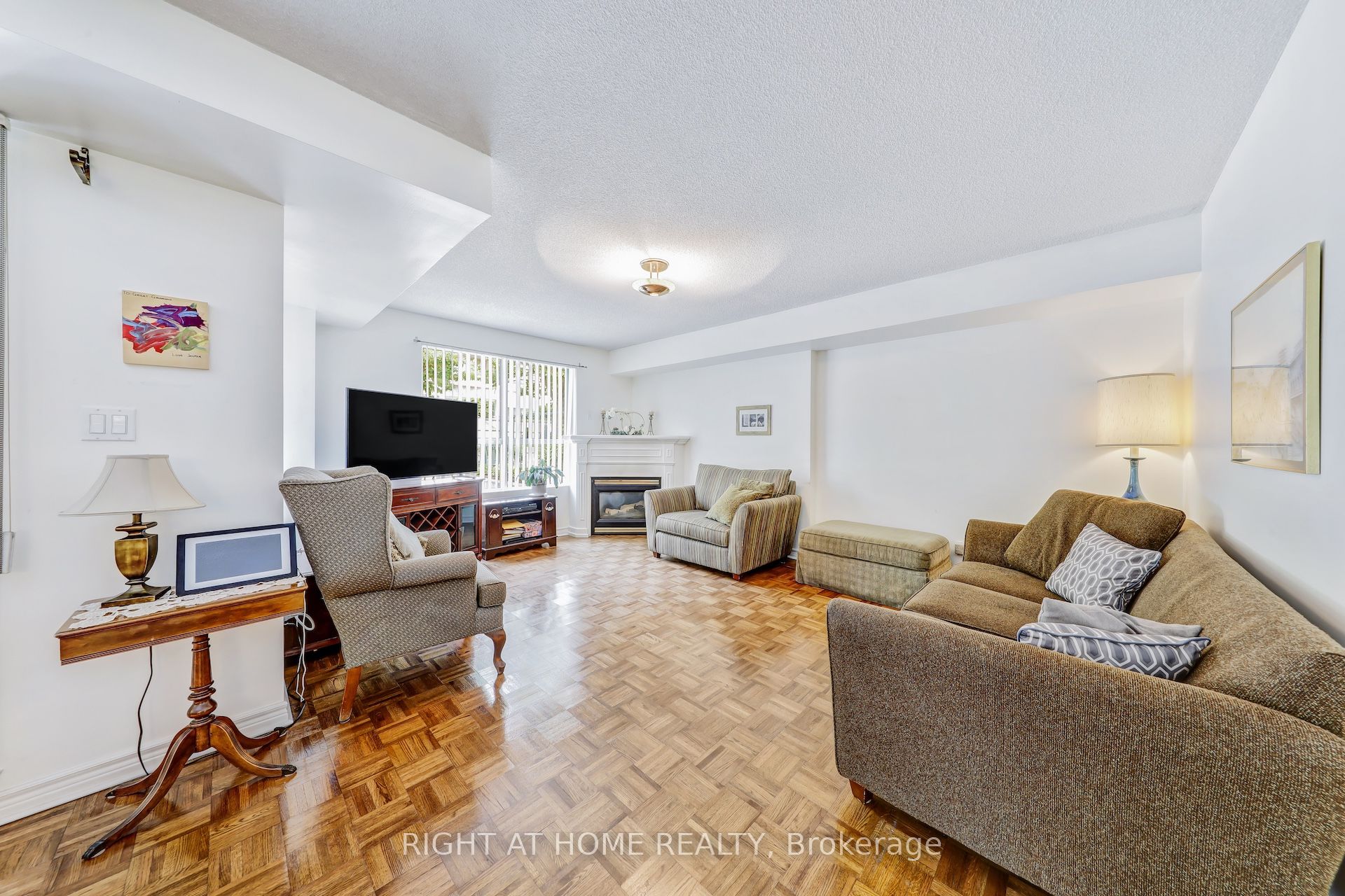 121 N Woodbridge Avenue N 221 Property Photo 15