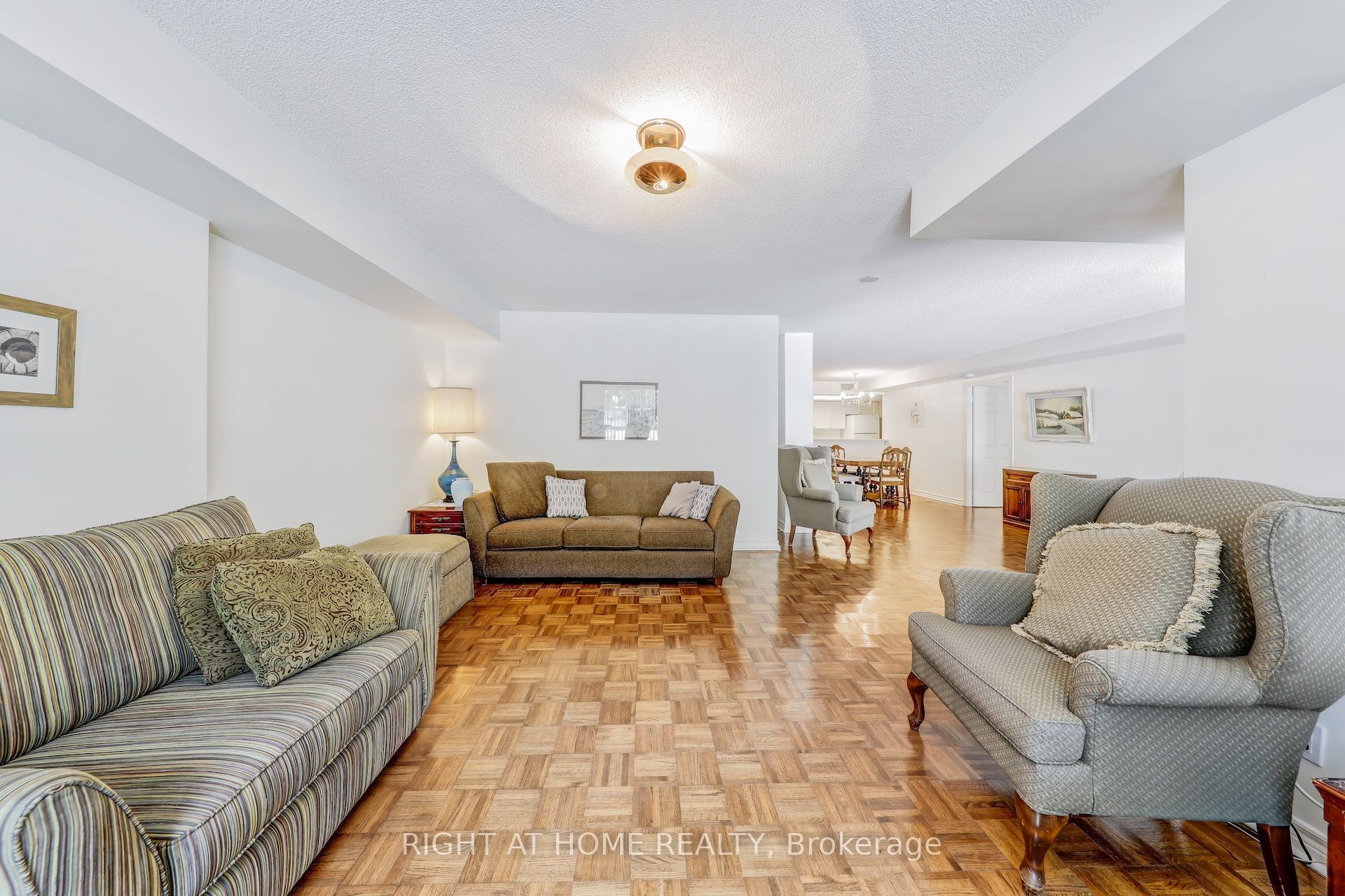 121 N Woodbridge Avenue N 221 Property Photo 16