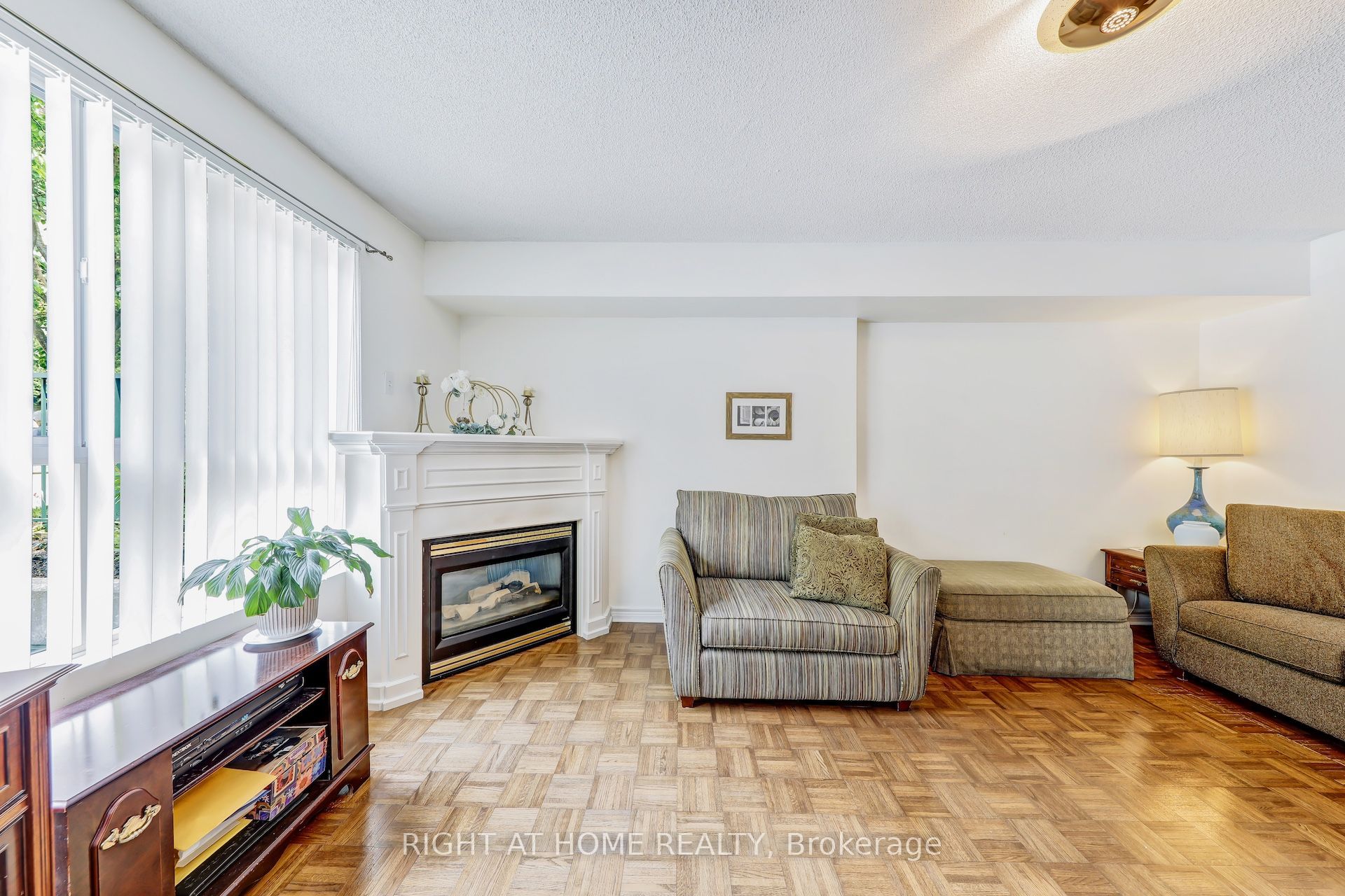 121 N Woodbridge Avenue N 221 Property Photo 17