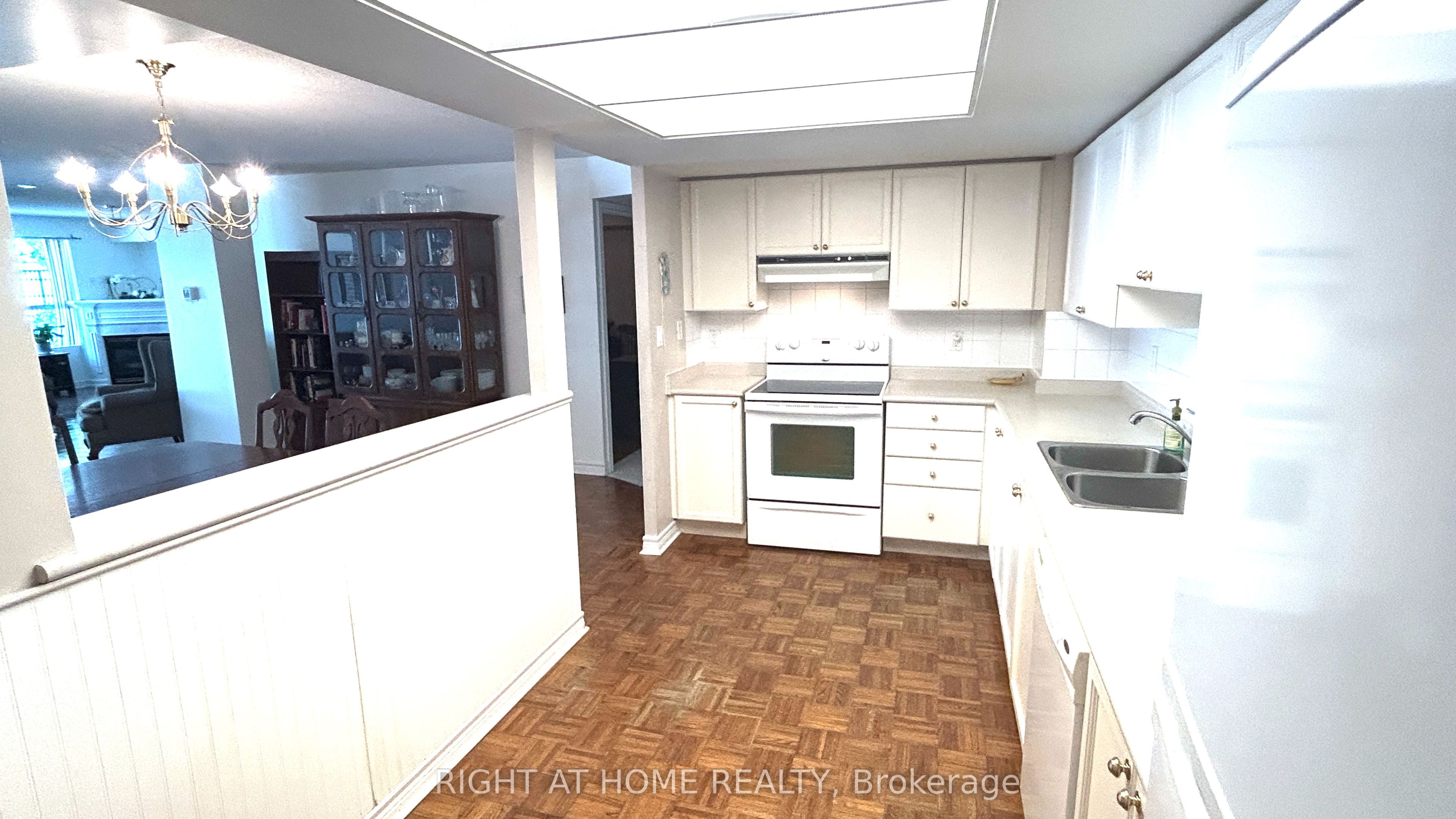 121 N Woodbridge Avenue N 221 Property Photo 21