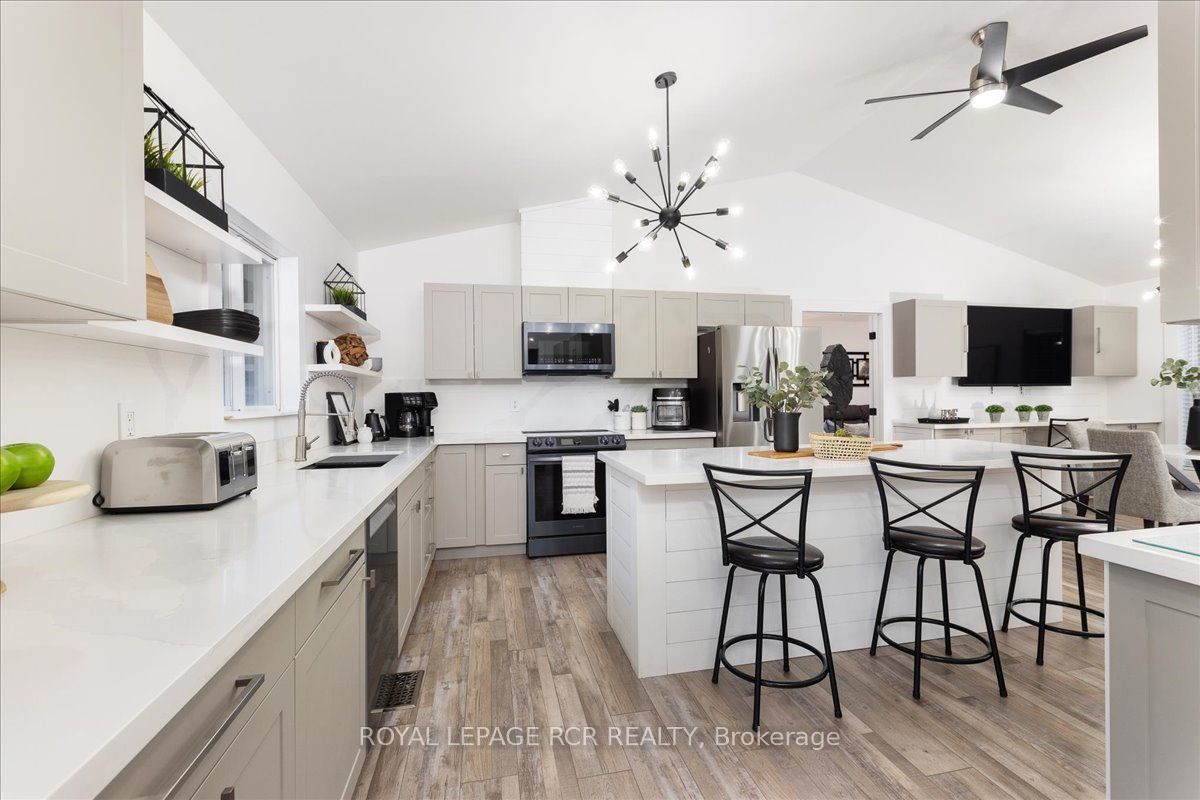 395 Sandford Road Property Photo 15