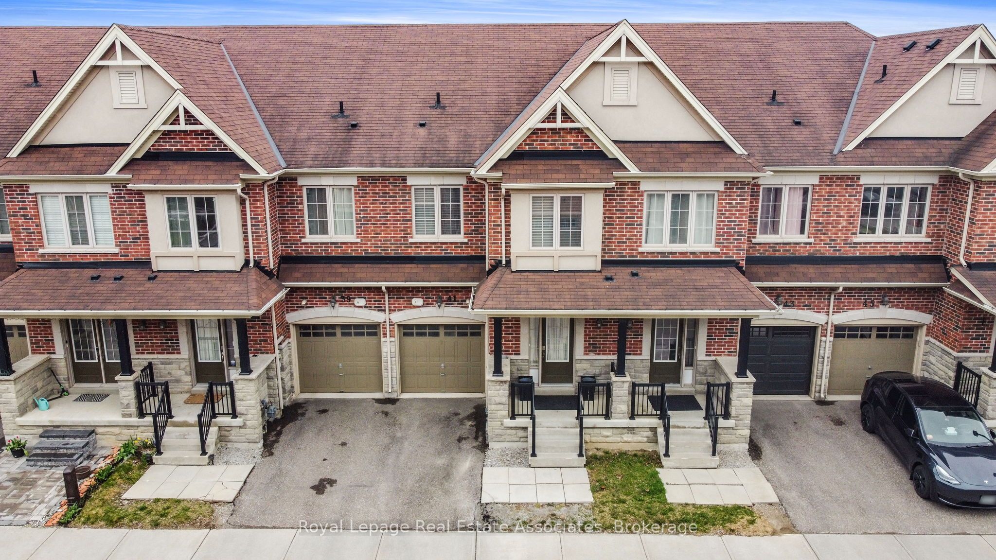 41 Mazarine Ln Property Photo 1