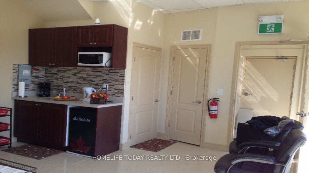 30 New Delhi Drive 106 Property Photo 4