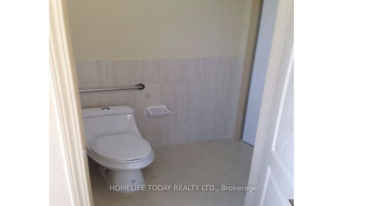 30 New Delhi Drive 106 Property Photo 5