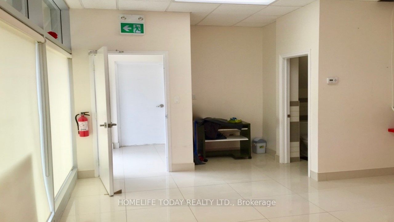 30 New Delhi Drive 106 Property Photo 9