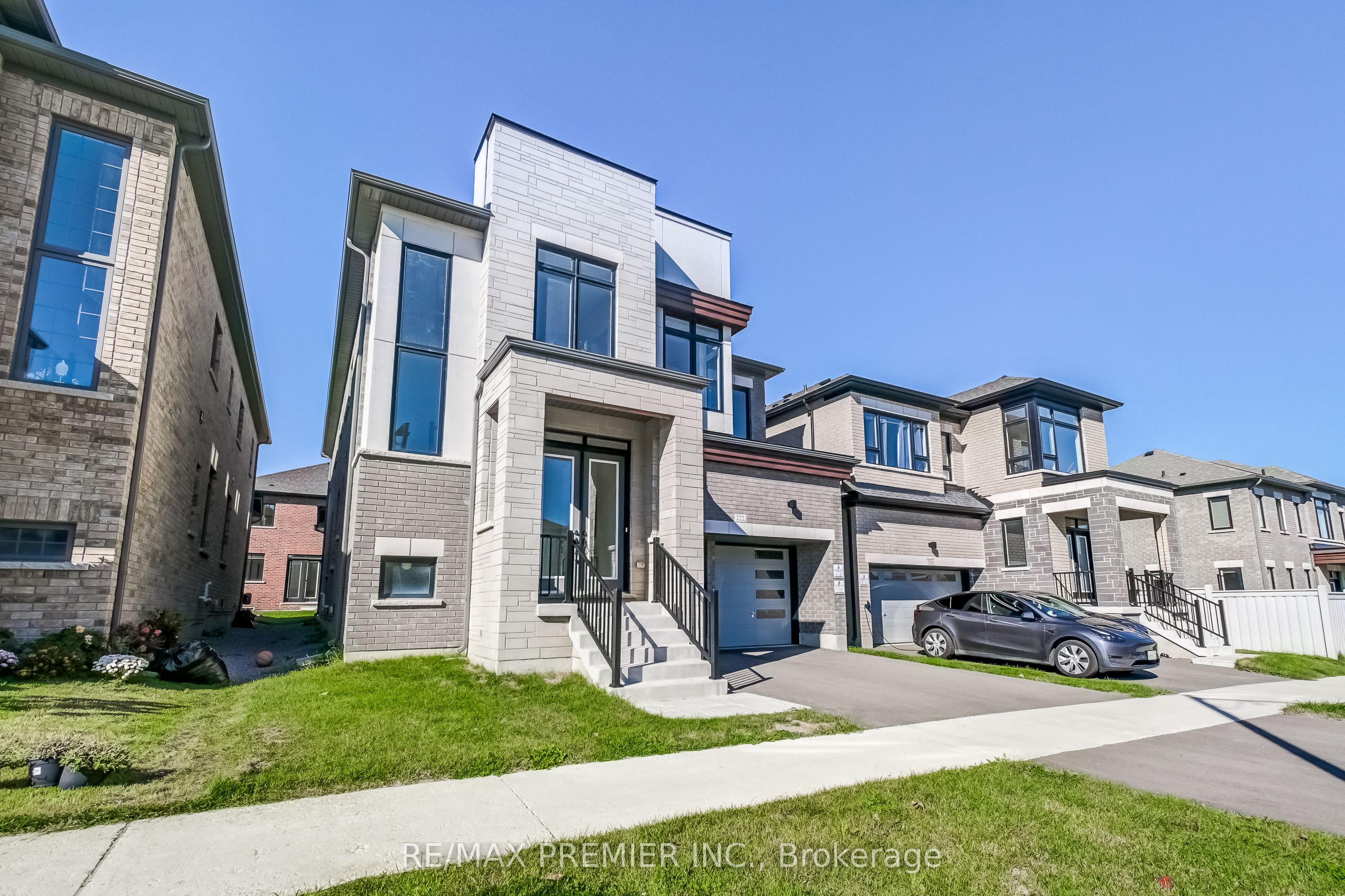 222 Mckean Drive Property Photo 4