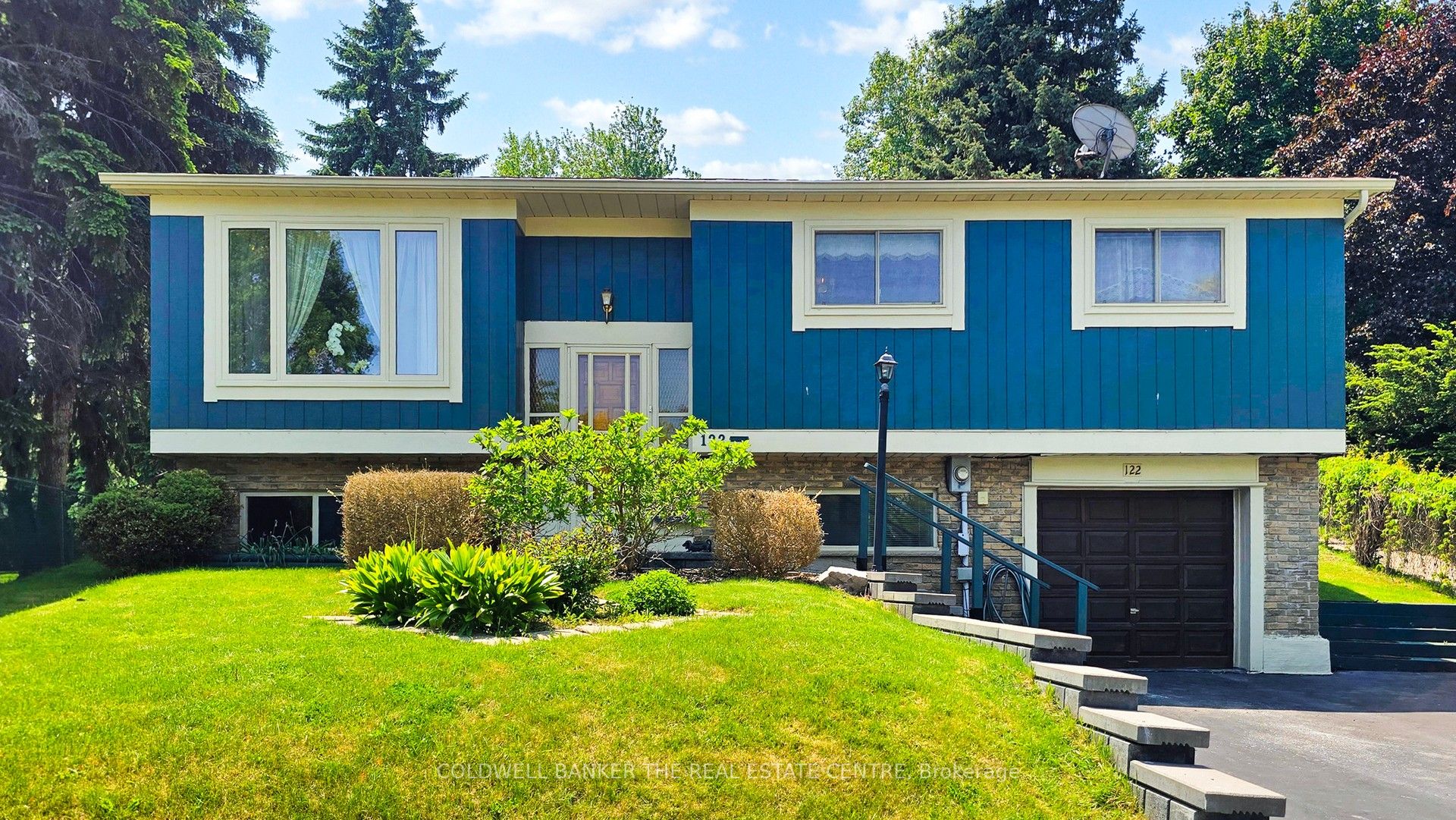 122 Valleyview Cres Property Photo 1