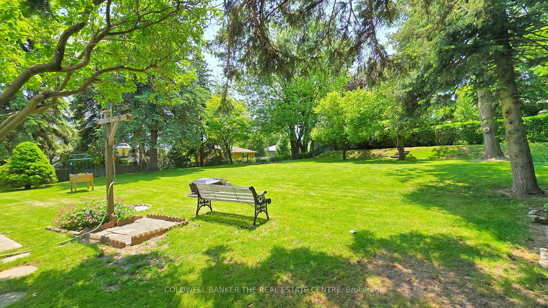 122 Valleyview Crescent Property Photo 3