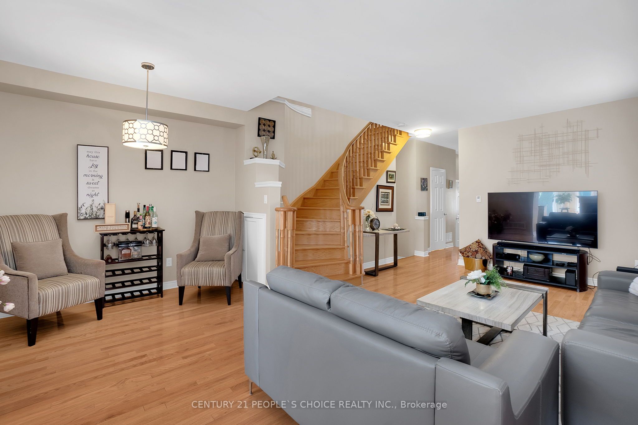 160 Carrier Crescent Property Photo 6
