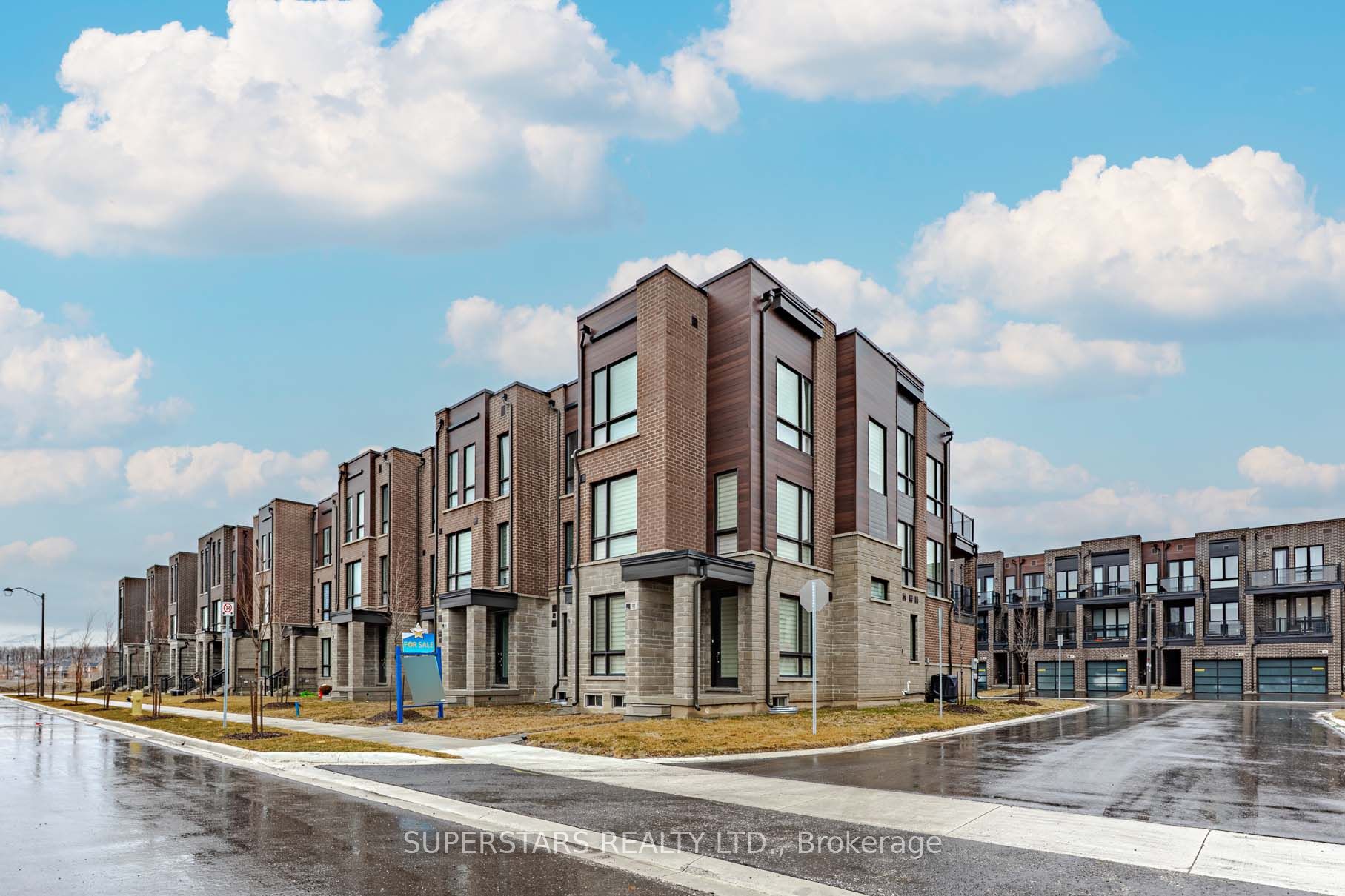 93 Stauffer Crescent Property Photo 1