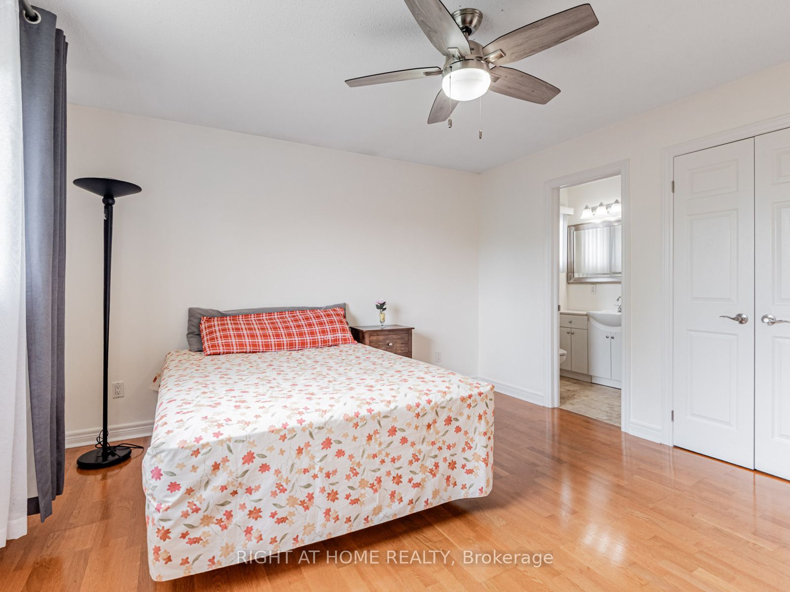 7 Point O'woods Drive Property Photo 14