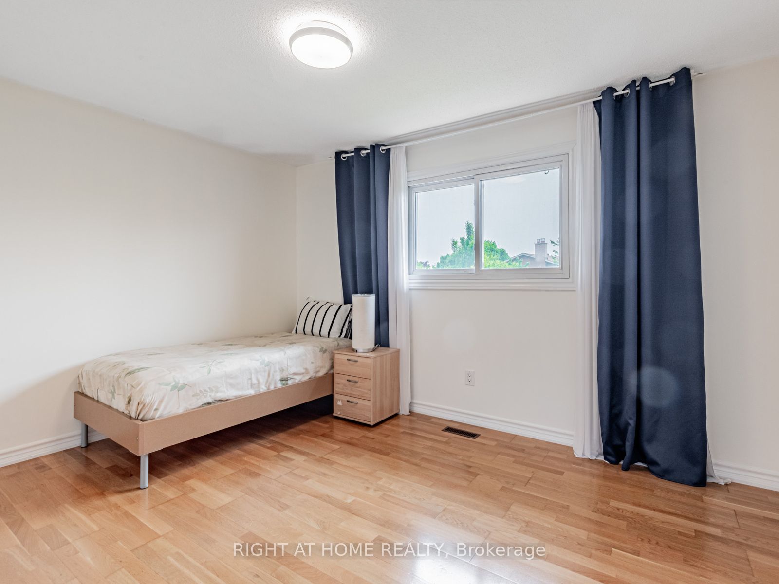 7 Point O'woods Drive Property Photo 16