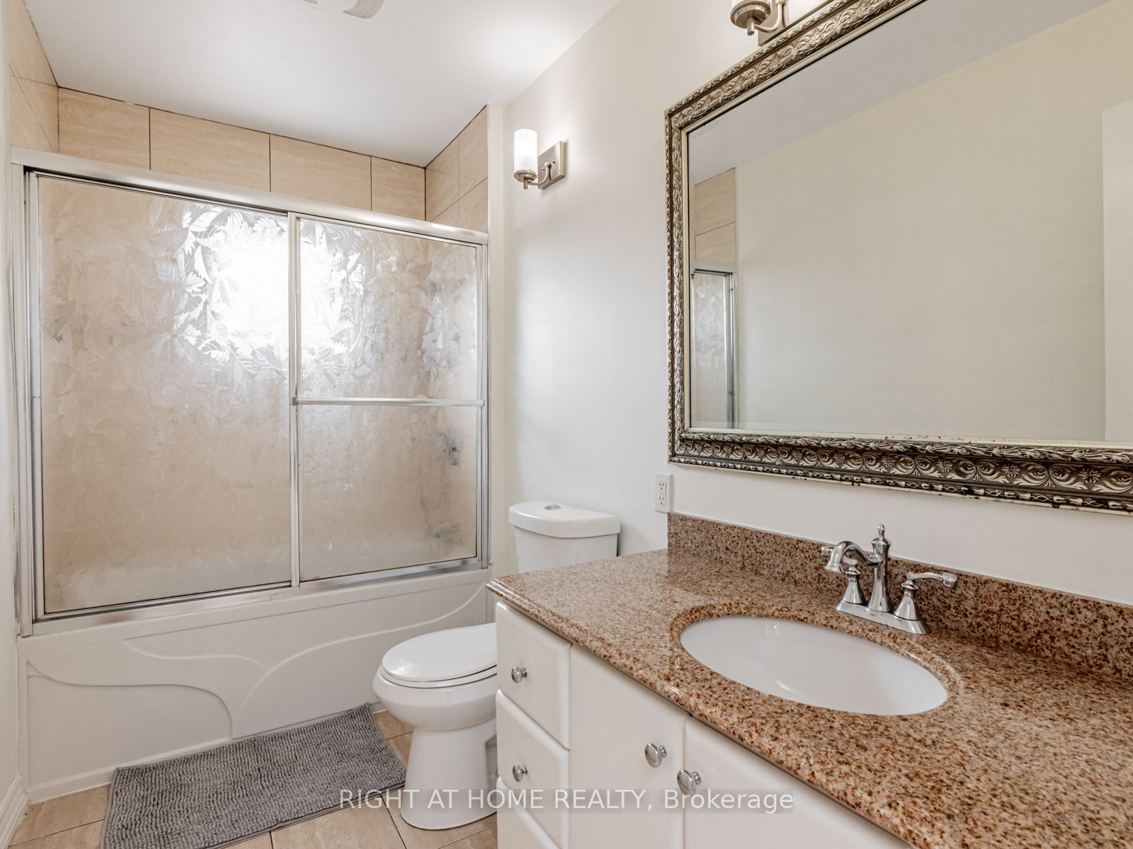 7 Point O'woods Drive Property Photo 18