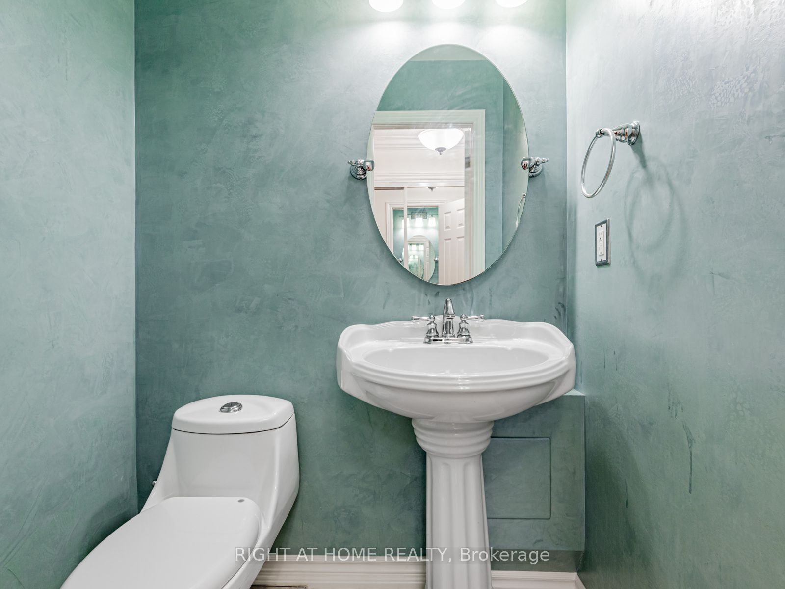 7 Point O'woods Drive Property Photo 19