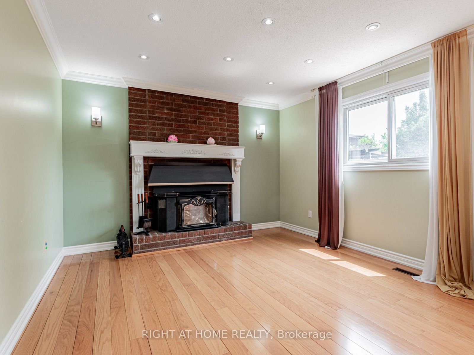 7 Point O'woods Drive Property Photo 21