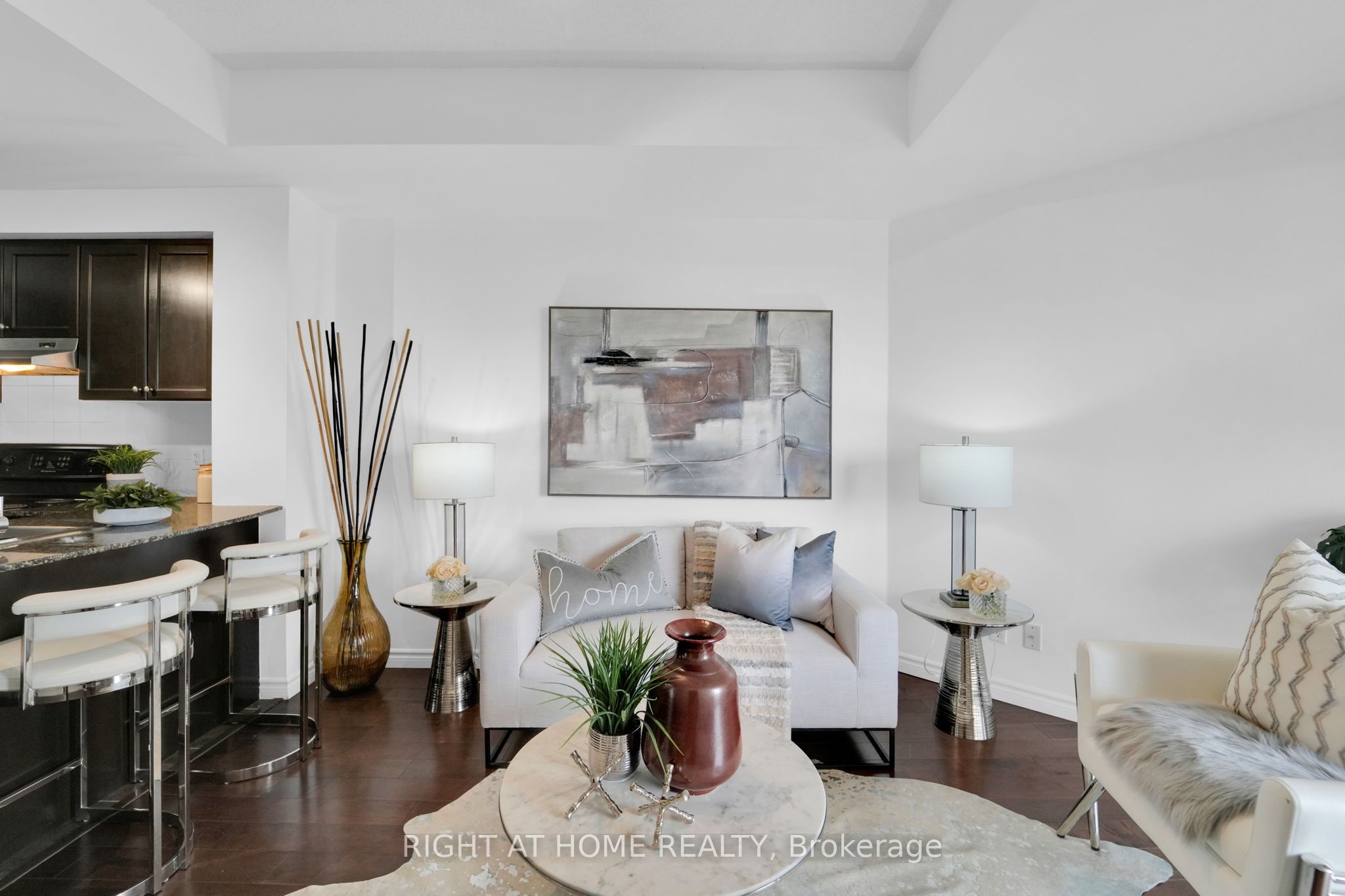 2 Maison Parc Court 710 Property Photo 10