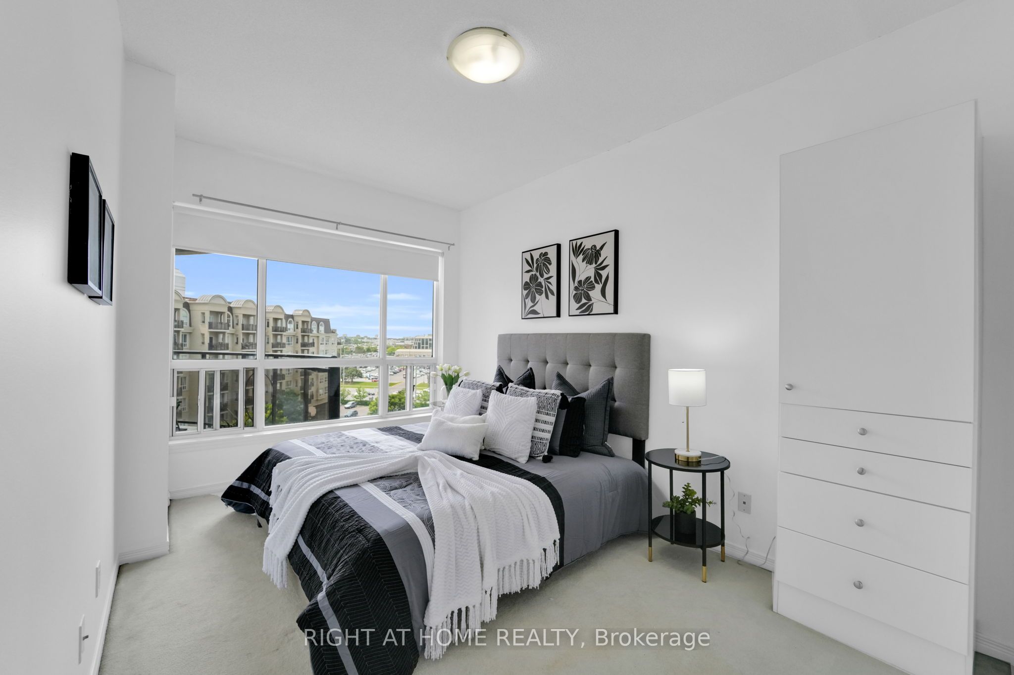 2 Maison Parc Court 710 Property Photo 12