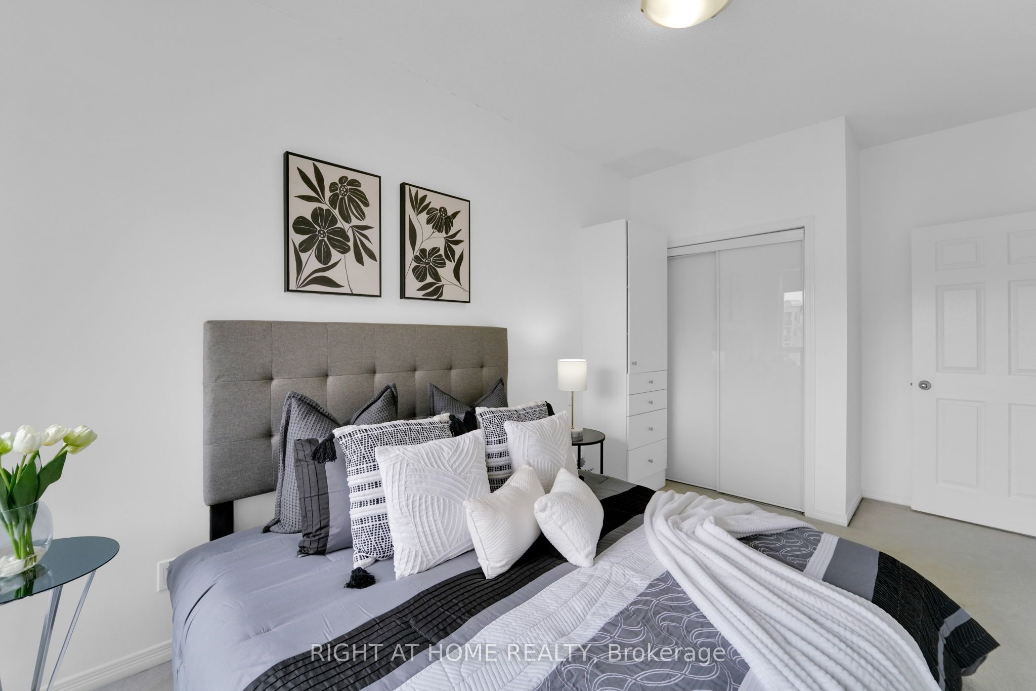 2 Maison Parc Court 710 Property Photo 14