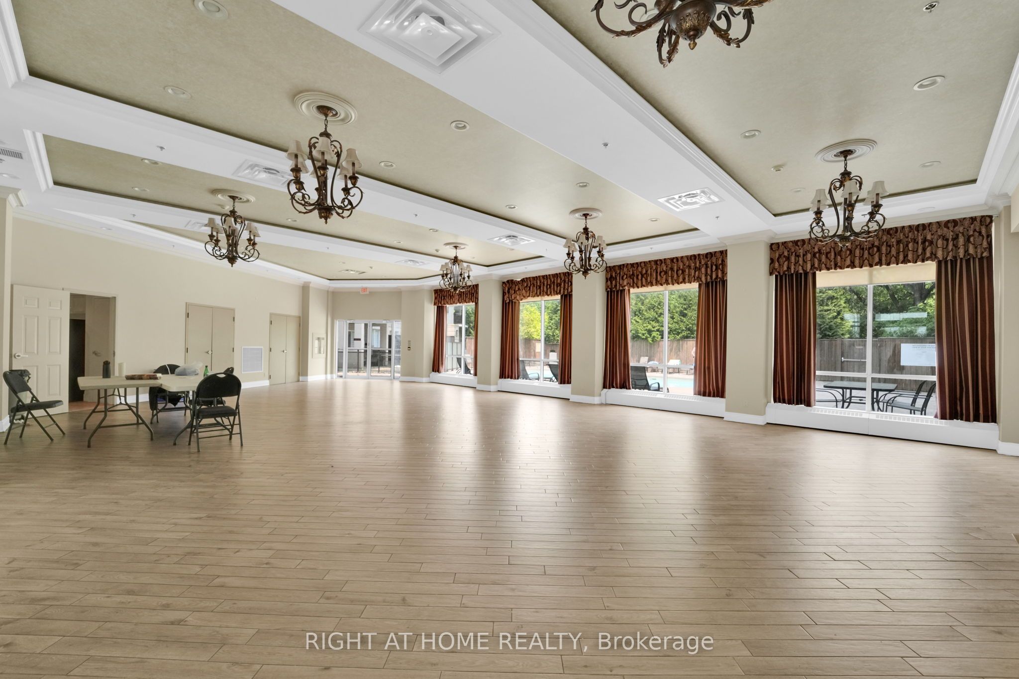 2 Maison Parc Court 710 Property Photo 23