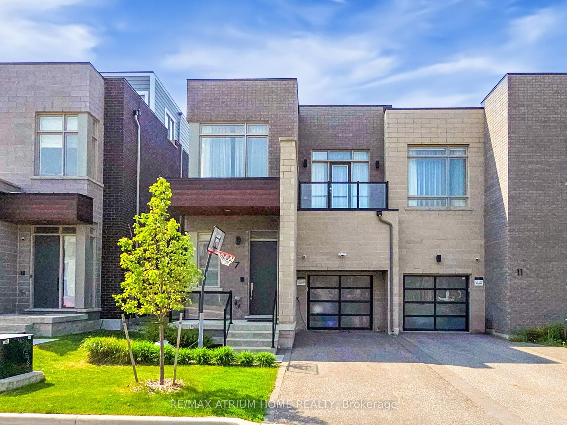 7 Orbit Avenue Property Photo 1