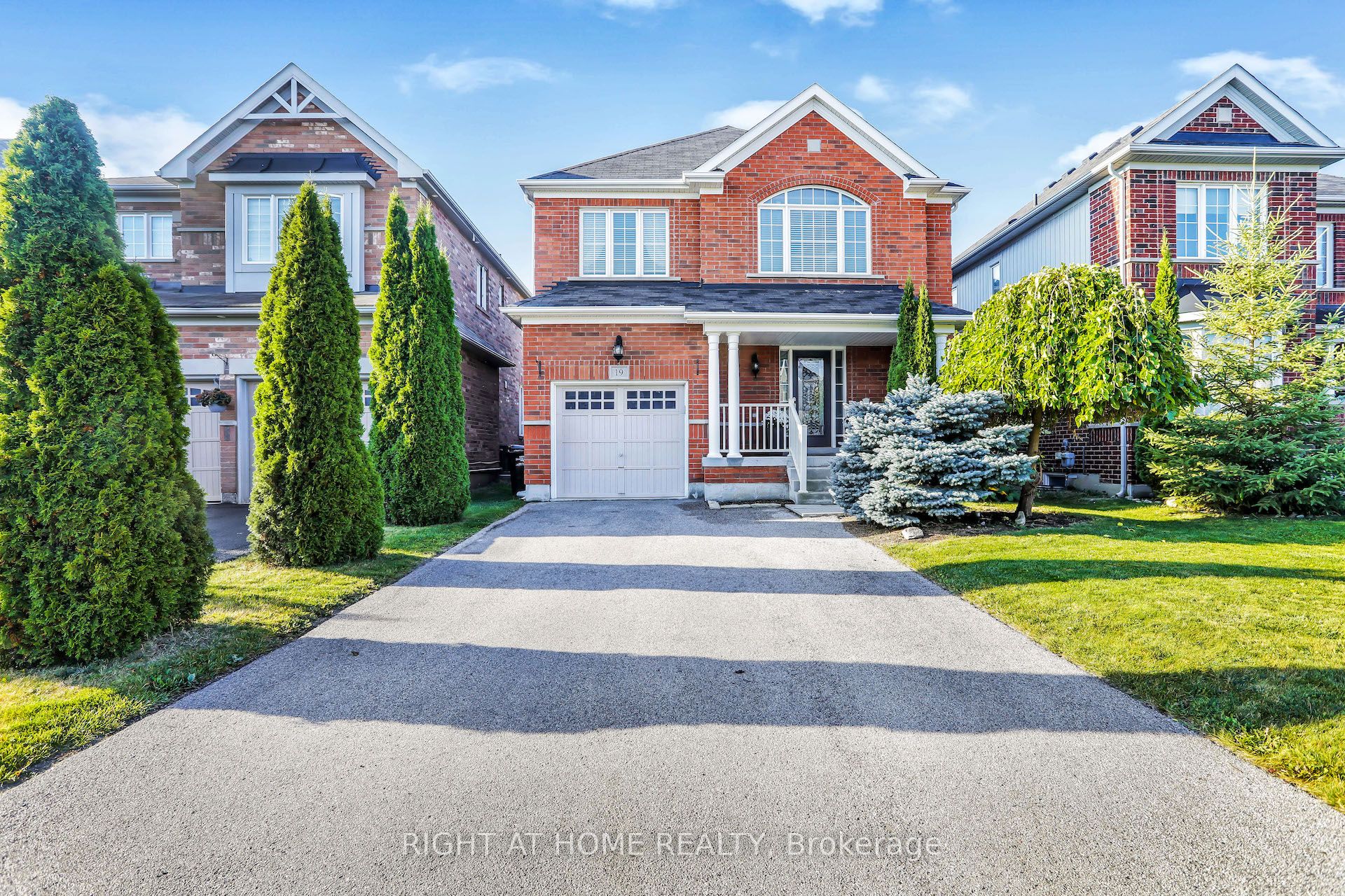 19 Amberwing Landing Property Photo 1