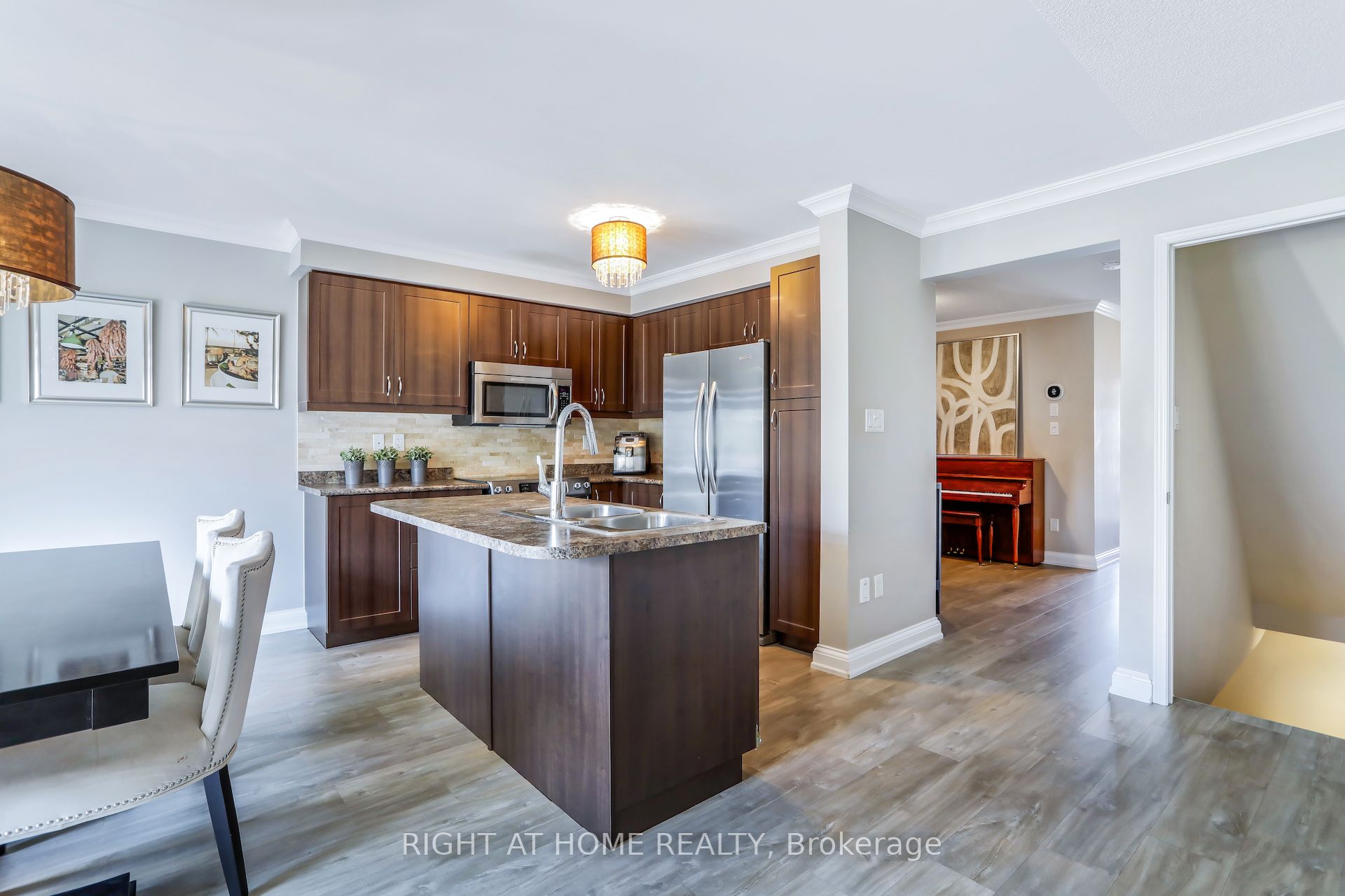 19 Amberwing Landing Property Photo 10