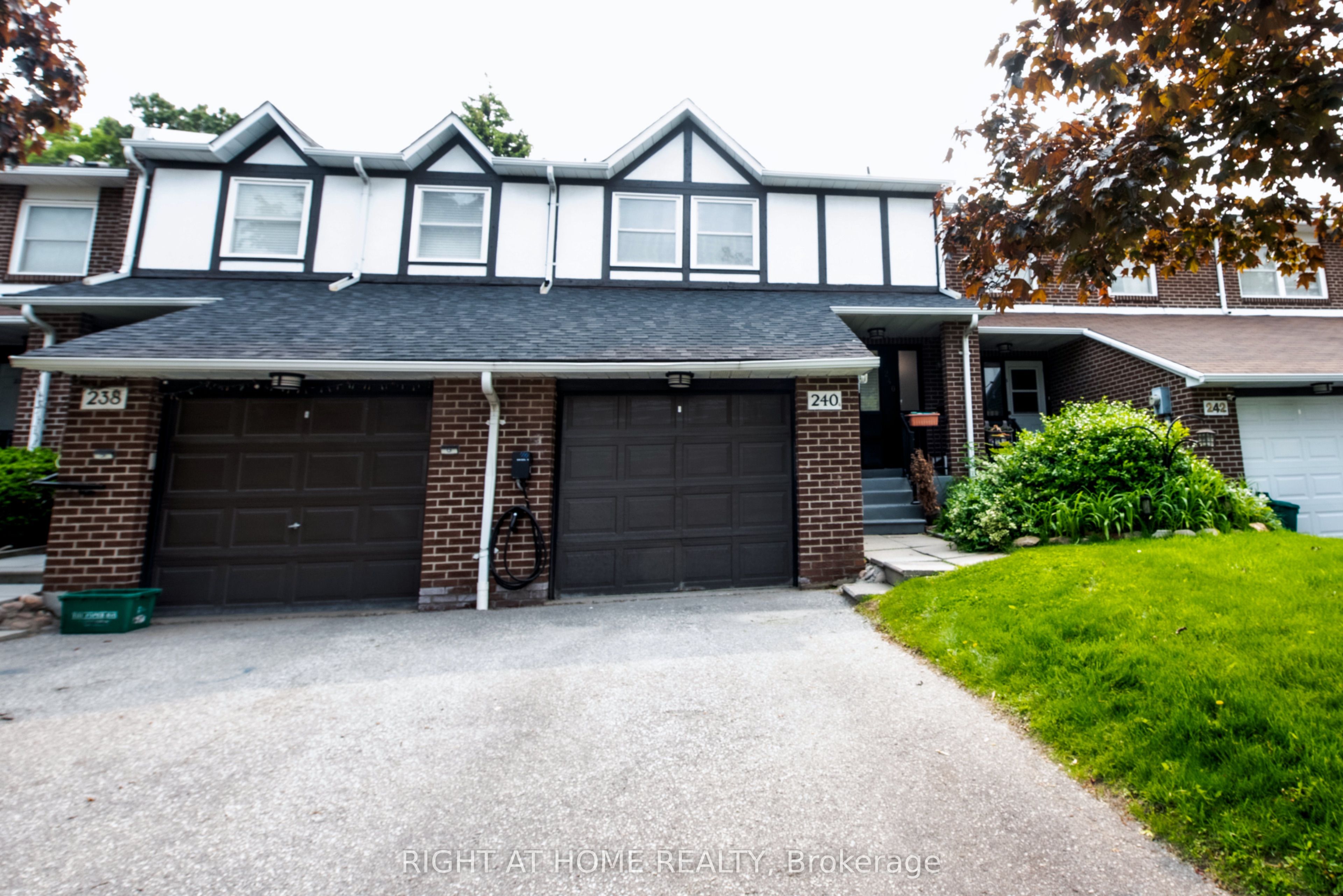 240 Simonston Boulevard Property Photo 1