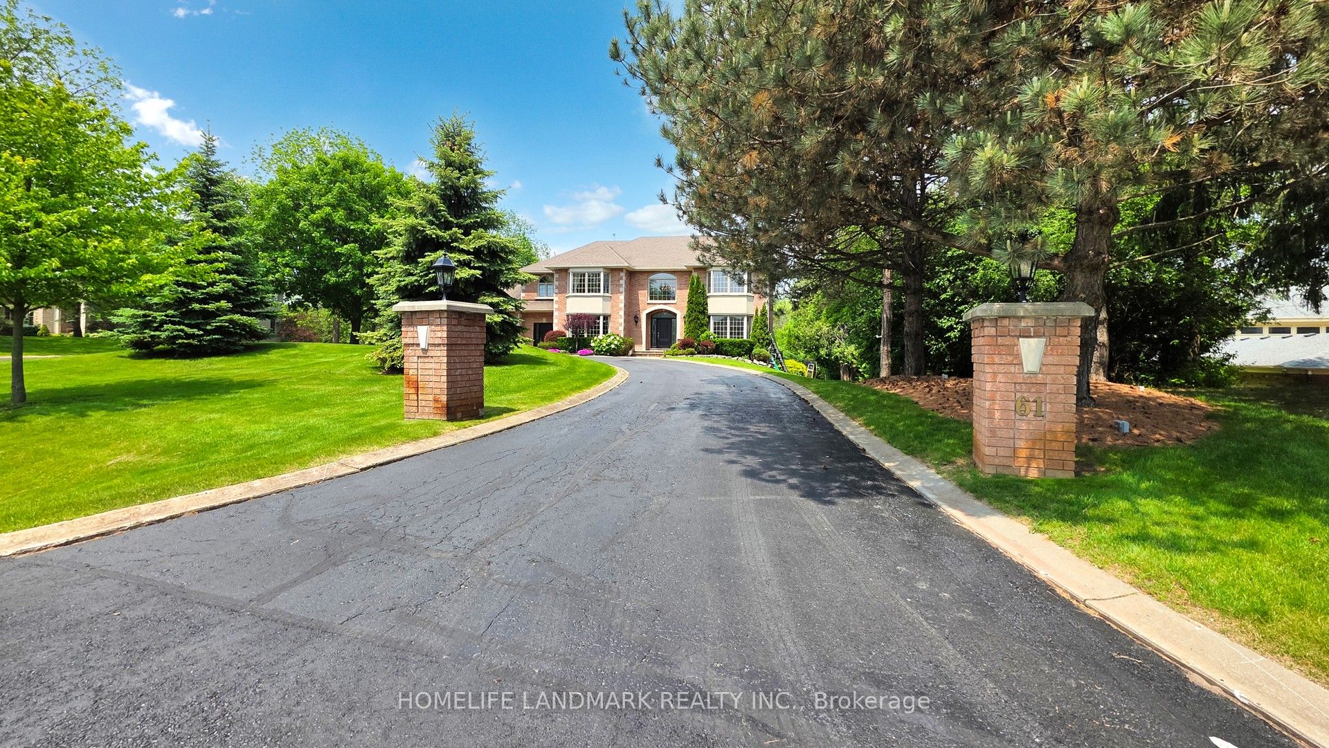 61 Sherrick Drive Property Photo 2