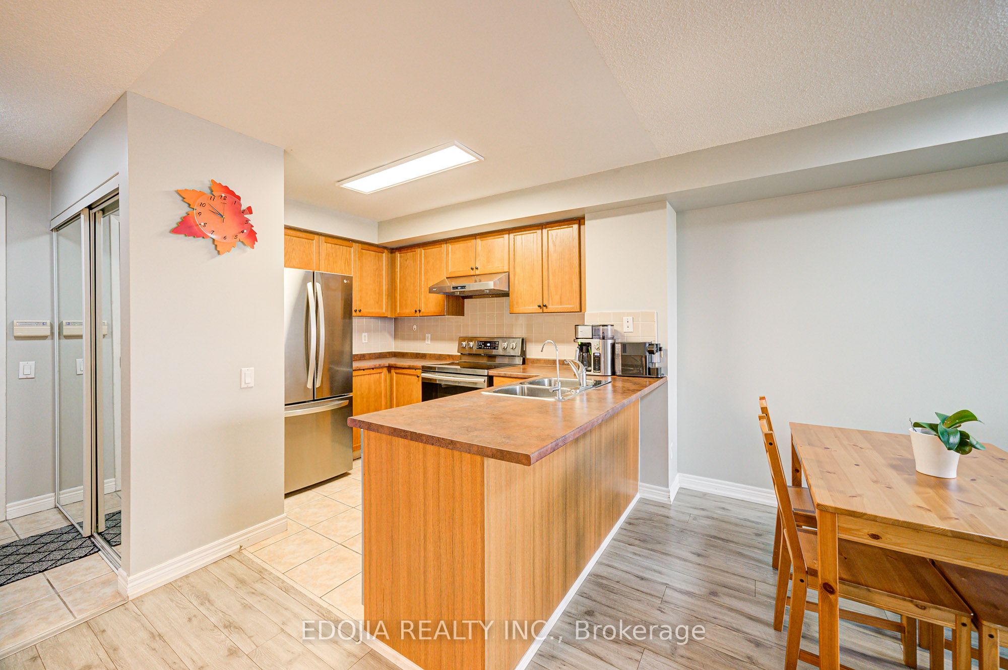 #506 - 25 Times Avenue Property Photo 10