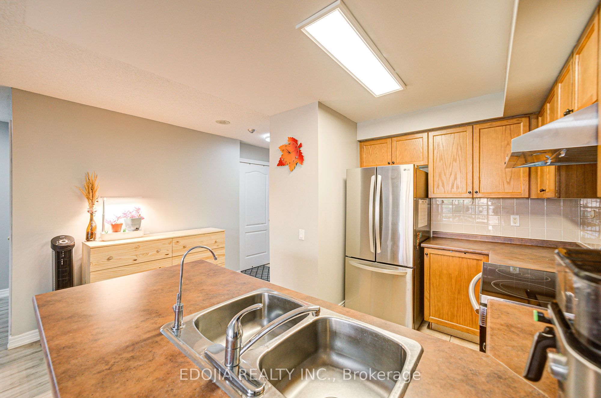 #506 - 25 Times Avenue Property Photo 11