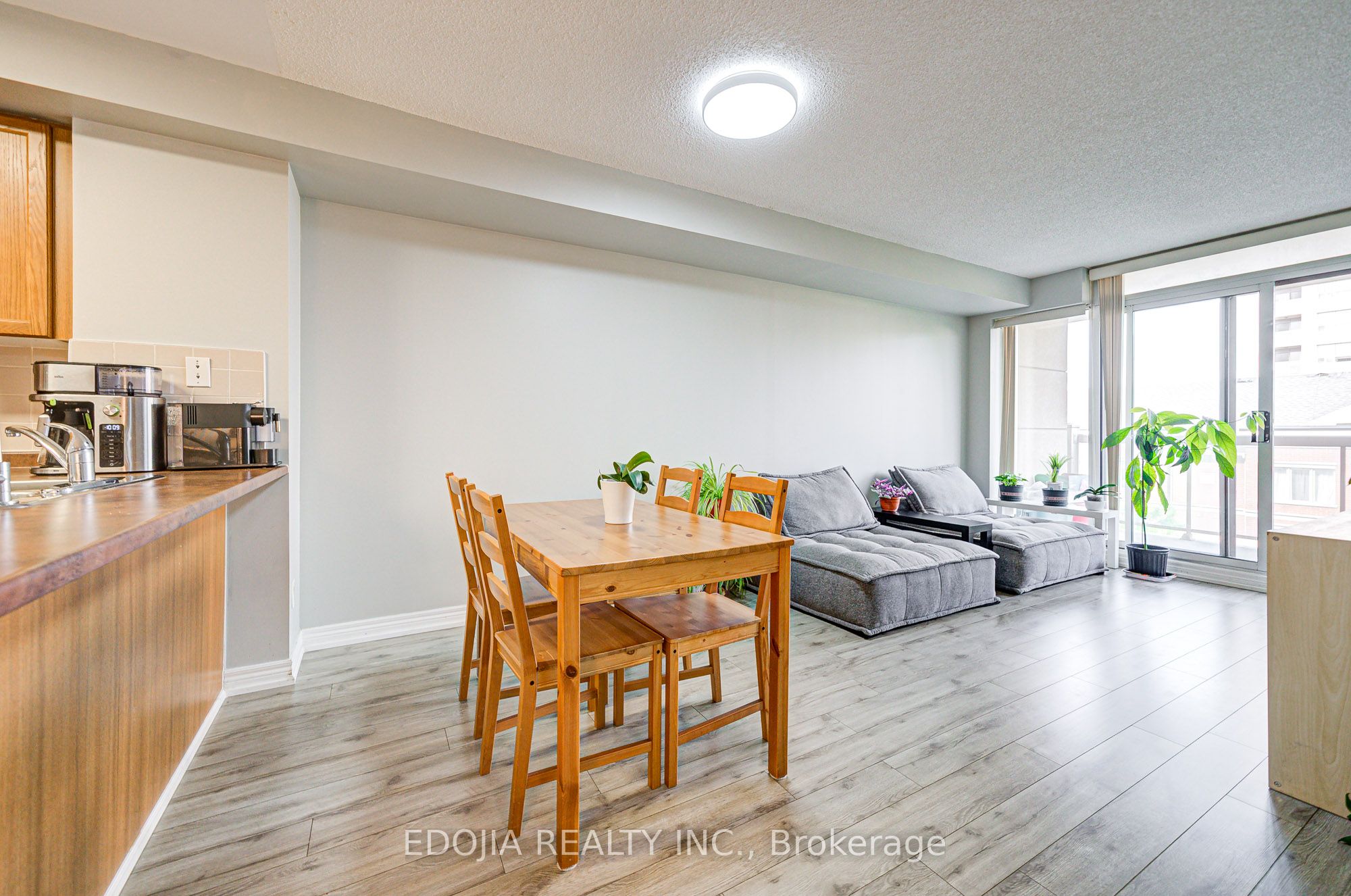 #506 - 25 Times Avenue Property Photo 14