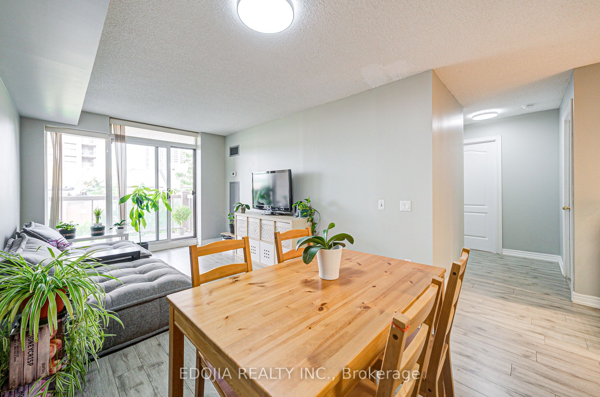 #506 - 25 Times Avenue Property Photo 17