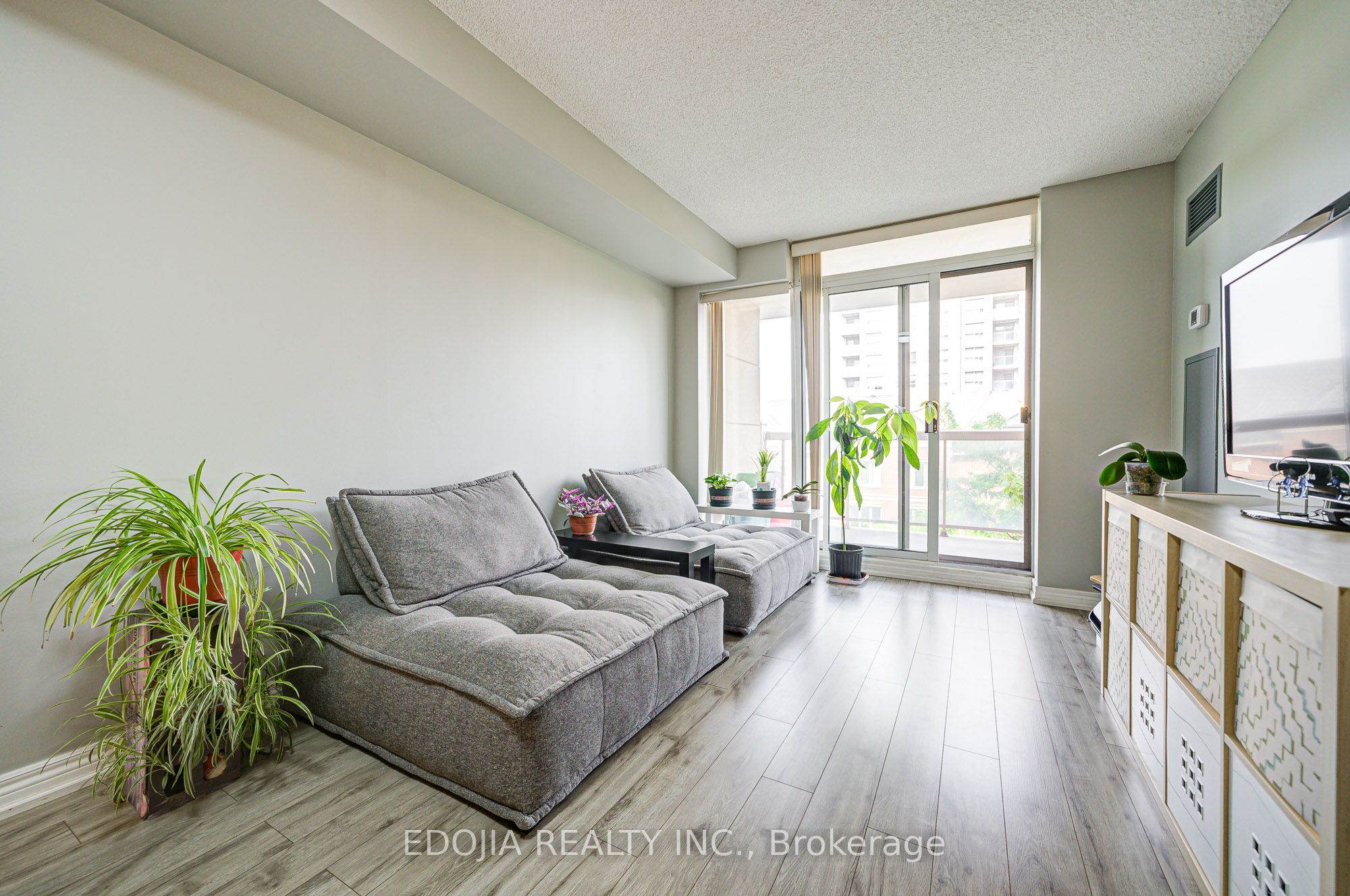 #506 - 25 Times Avenue Property Photo 18