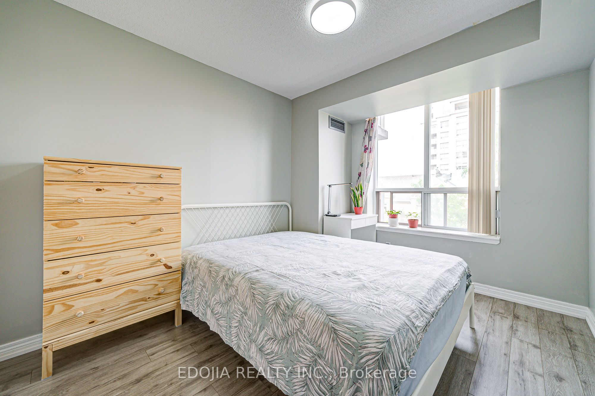 #506 - 25 Times Avenue Property Photo 24