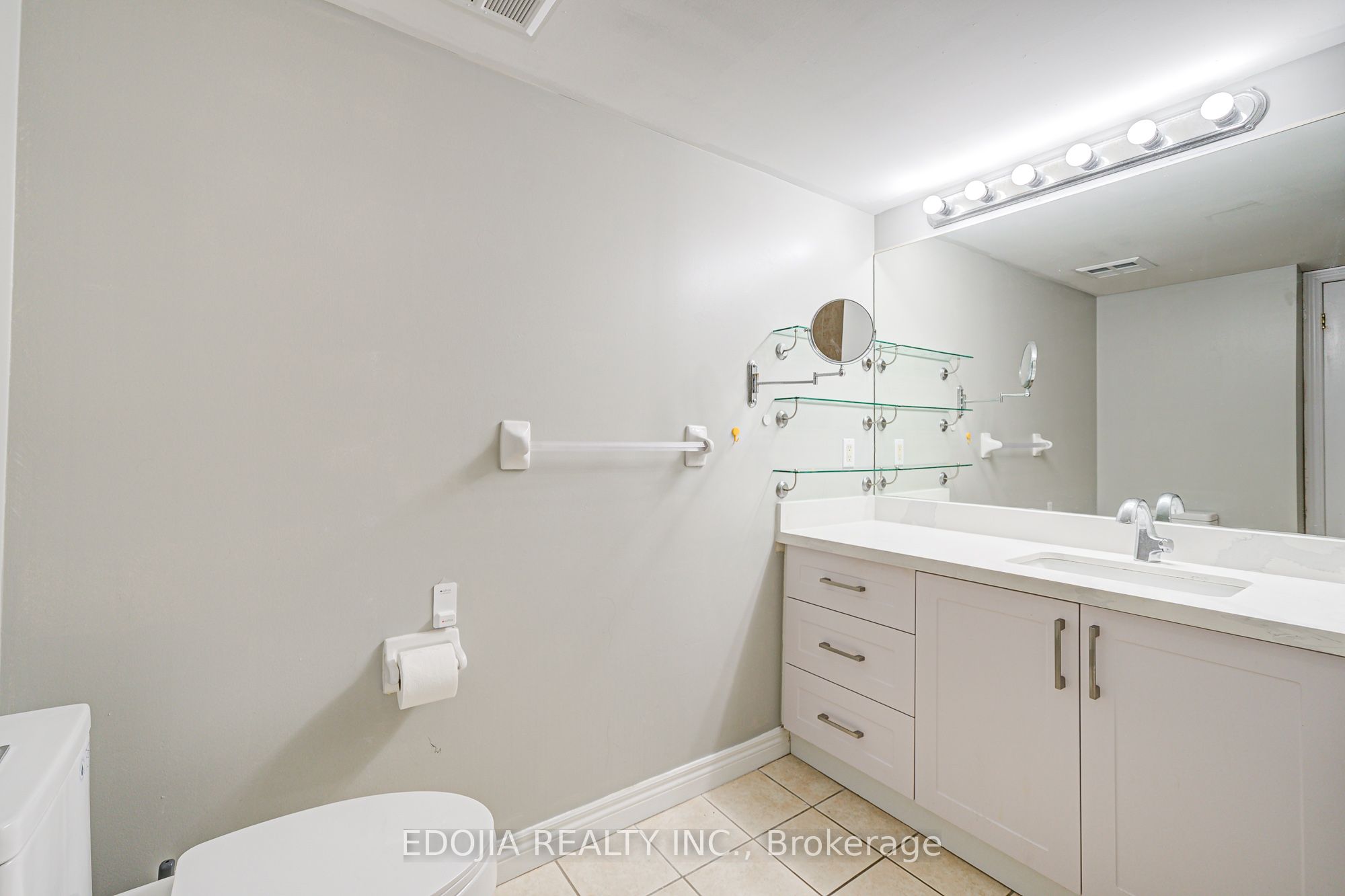 #506 - 25 Times Avenue Property Photo 29