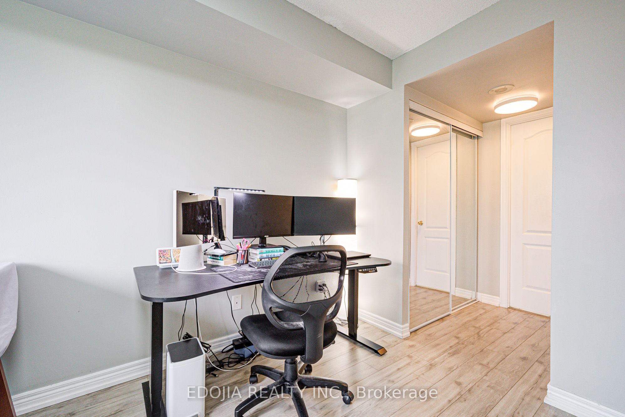 #506 - 25 Times Avenue Property Photo 33